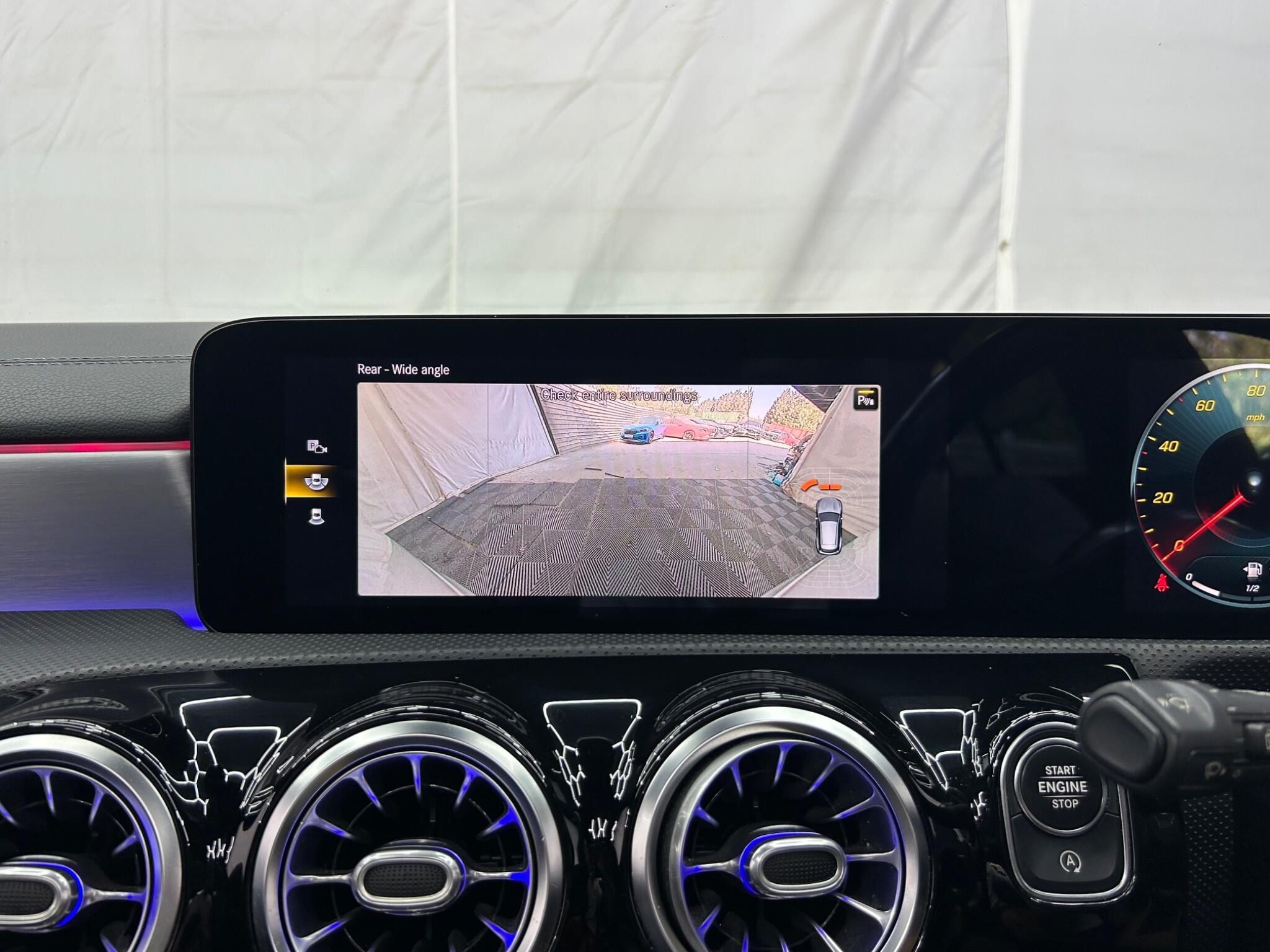 Mercedes-Benz Cla view 40
