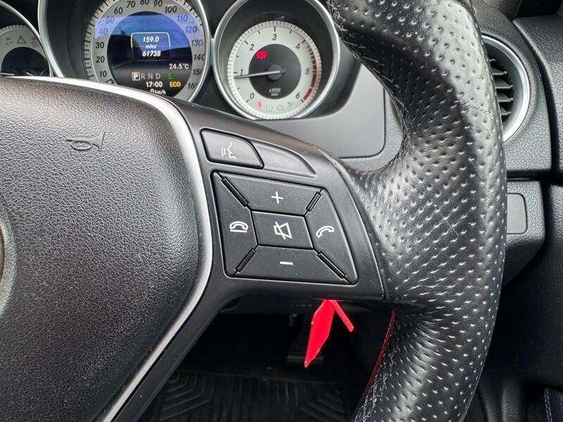 Mercedes-Benz C Class view 33