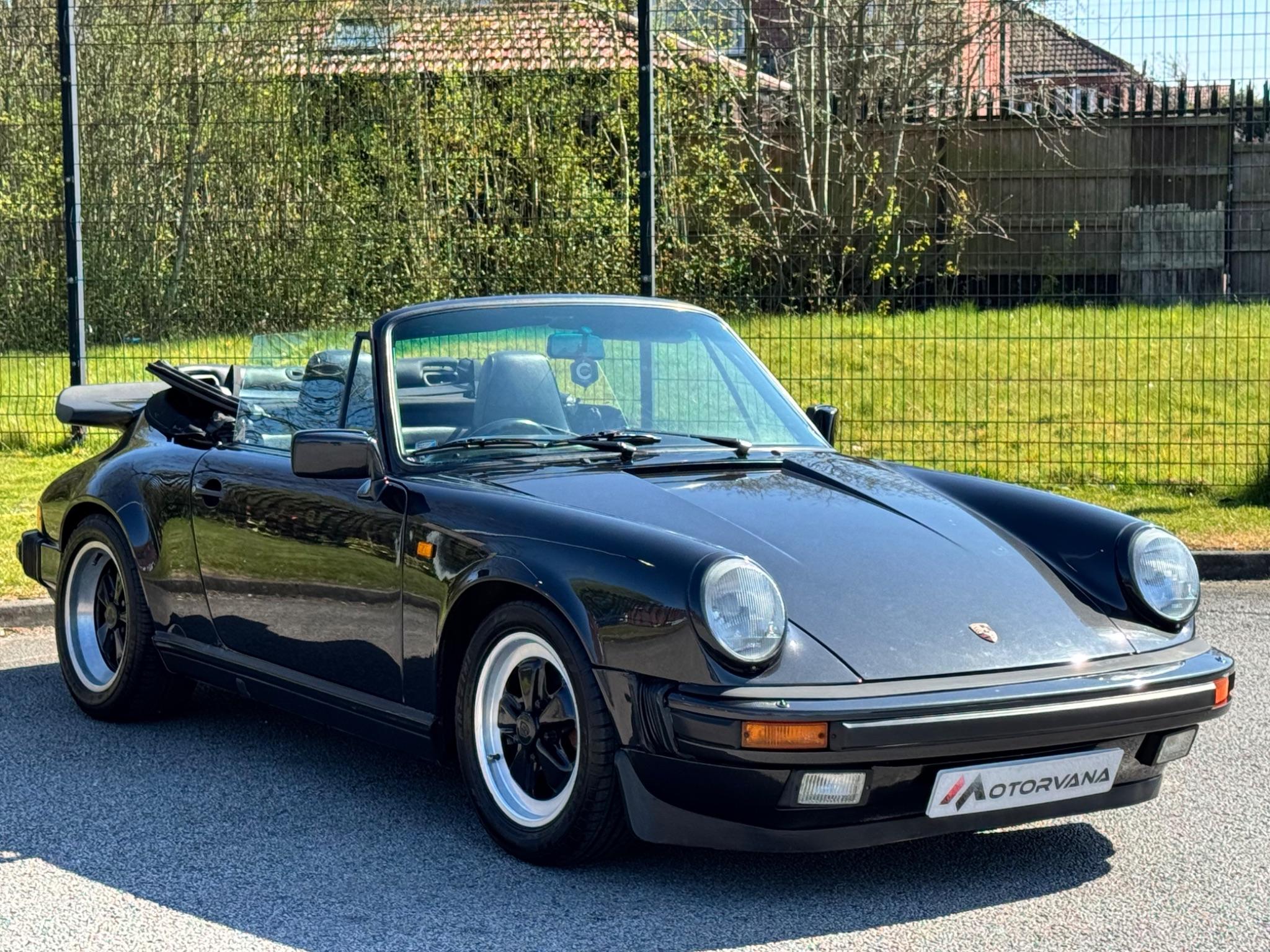 Porsche 911 view 11