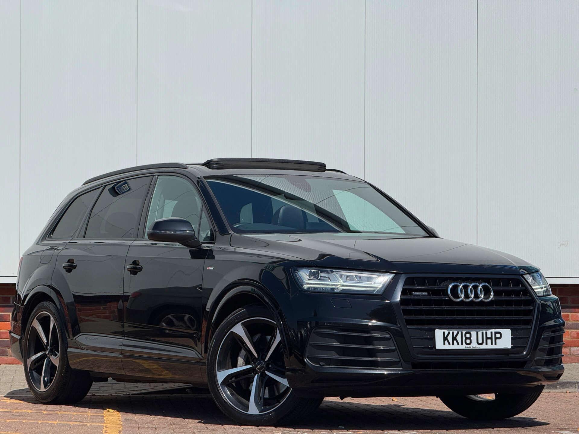Audi Q7 view 11