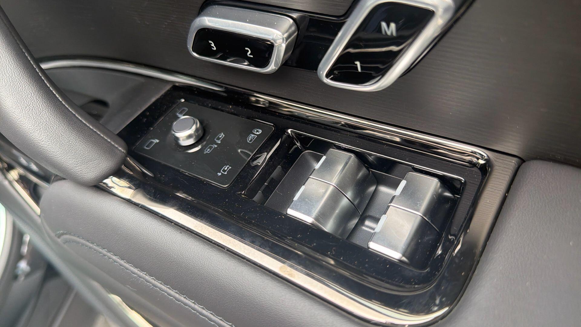 Land Rover Range Rover Sport view 21
