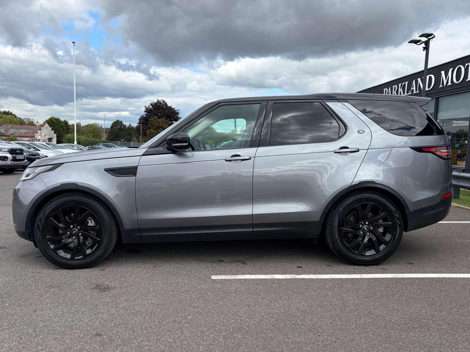 Land Rover Discovery 3 view 5