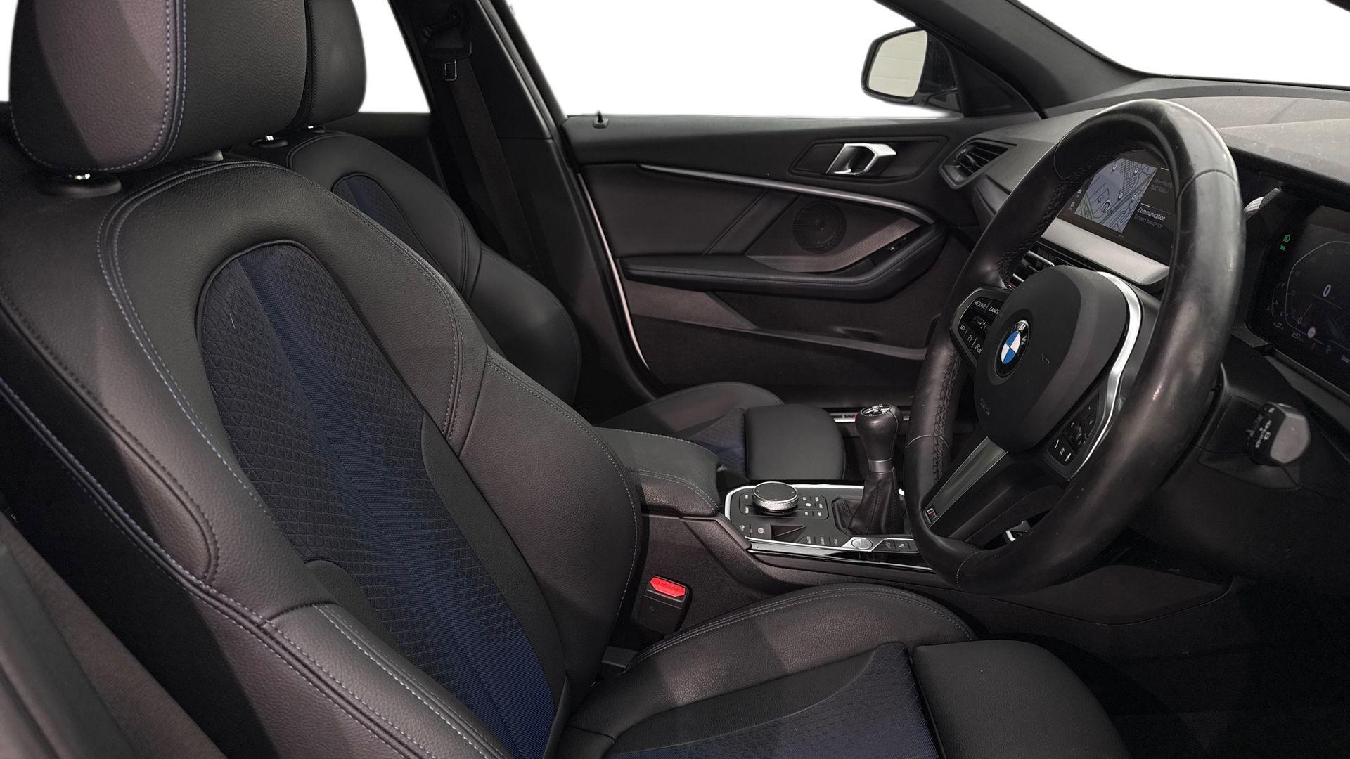 BMW 1 Series view 11