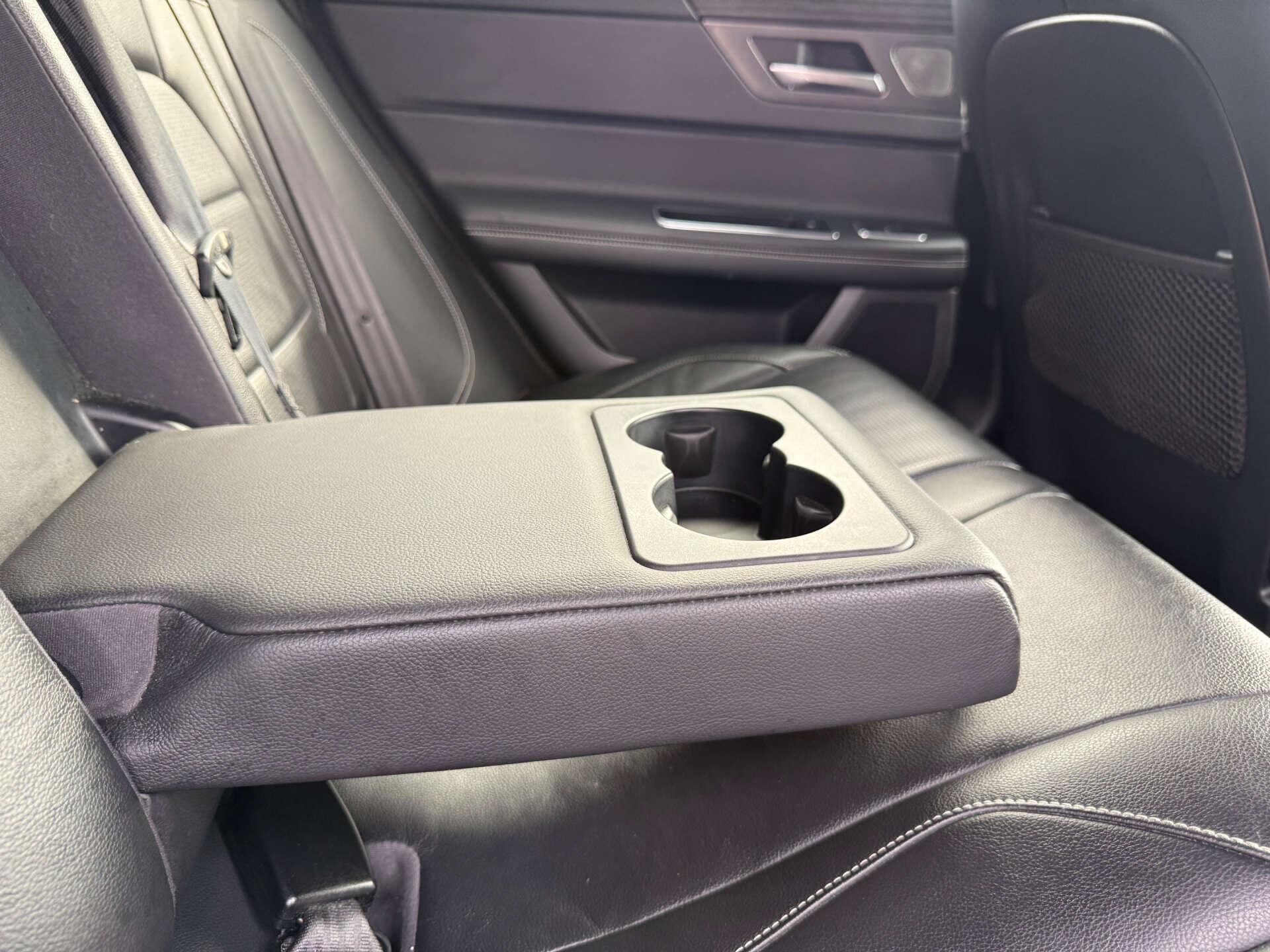Jaguar XF view 60