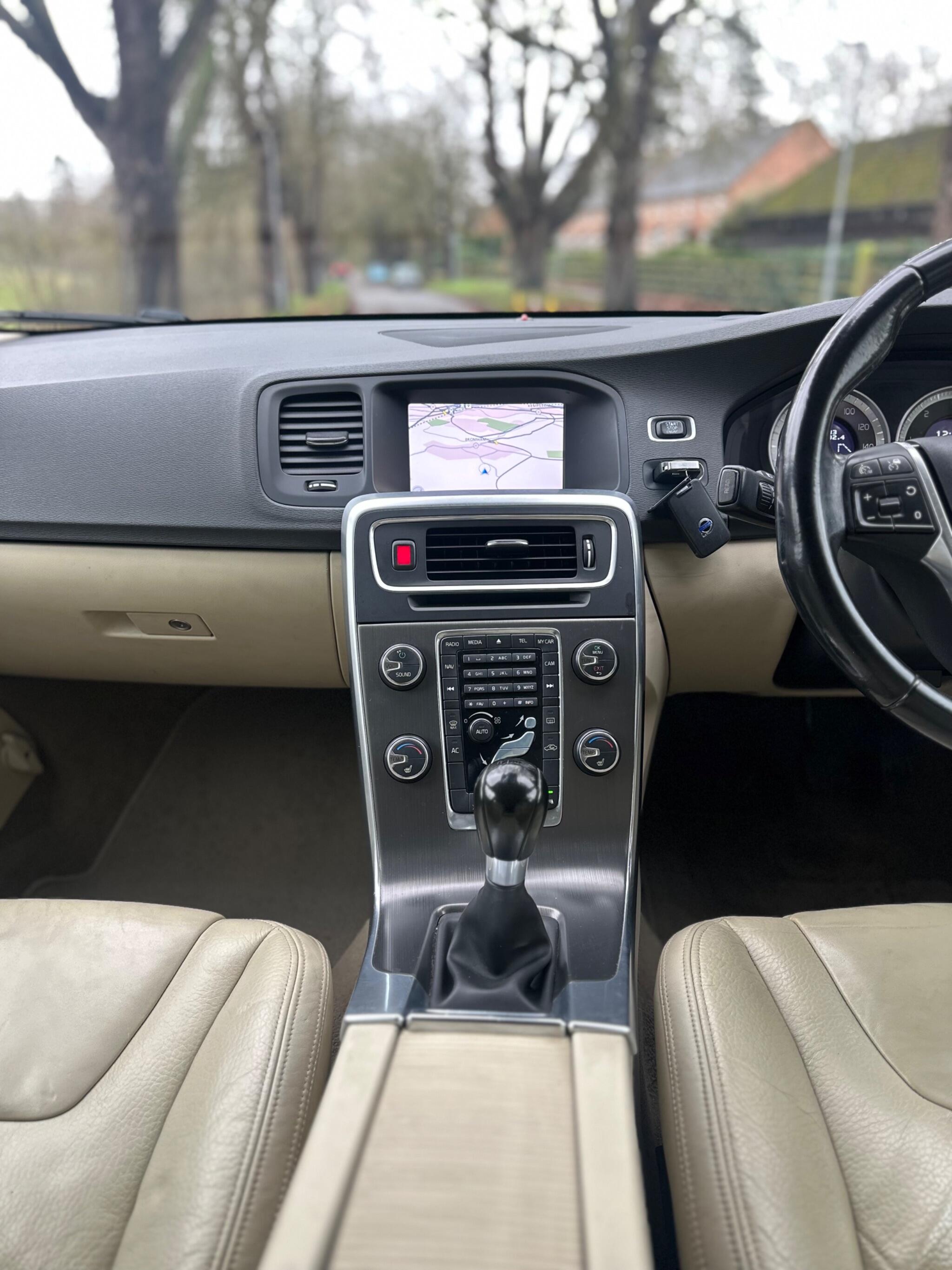 2011 Volvo V60 1.6D DRIVe SE Lux Euro 5 (s/s) 5dr • 110,000 miles image 26