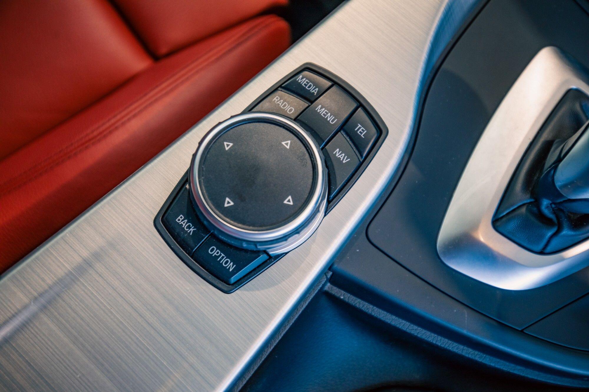 BMW 3 Series view 20