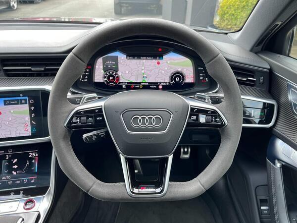 Audi RS6 Avant view 6