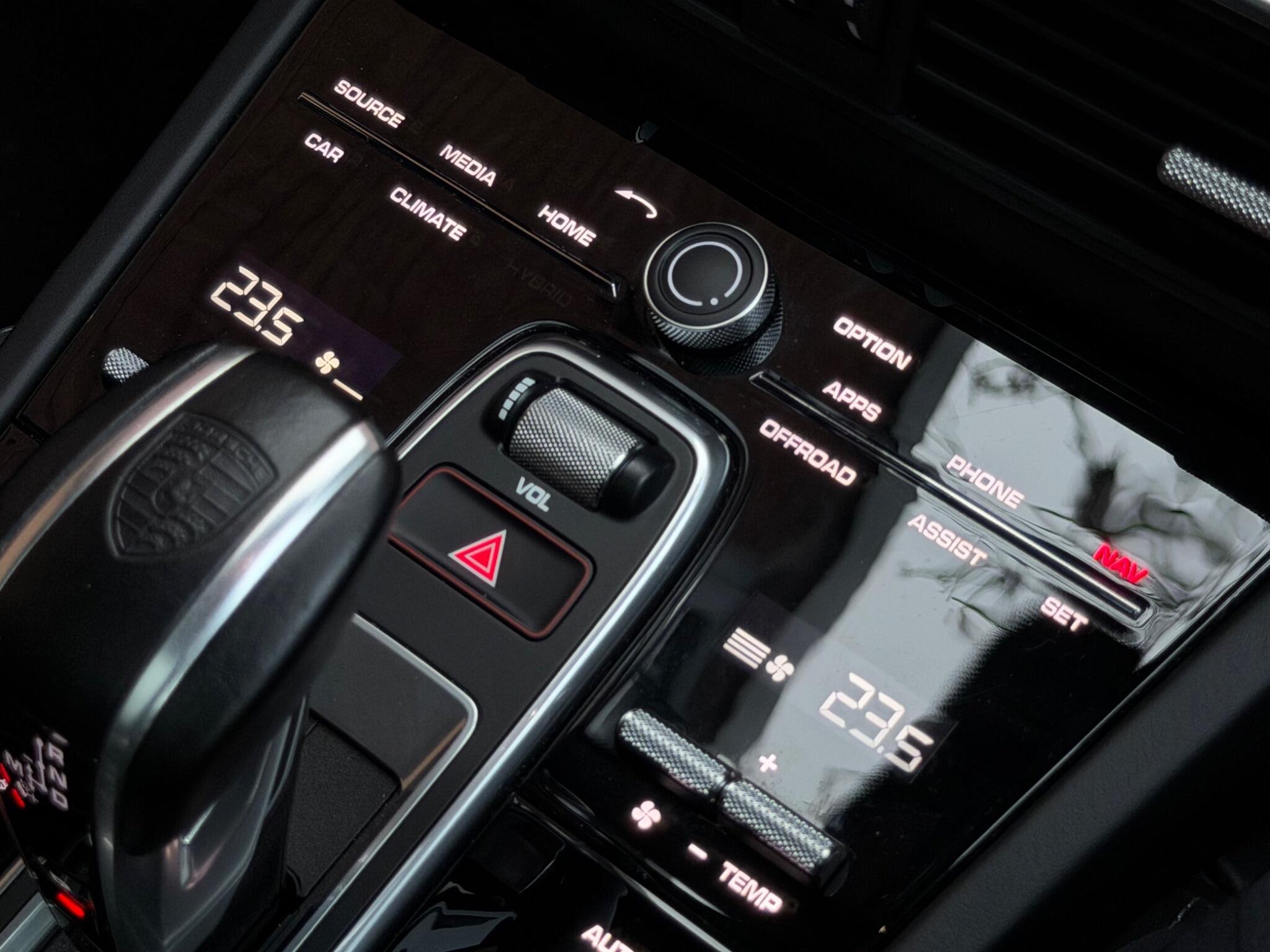 Porsche Cayenne view 20