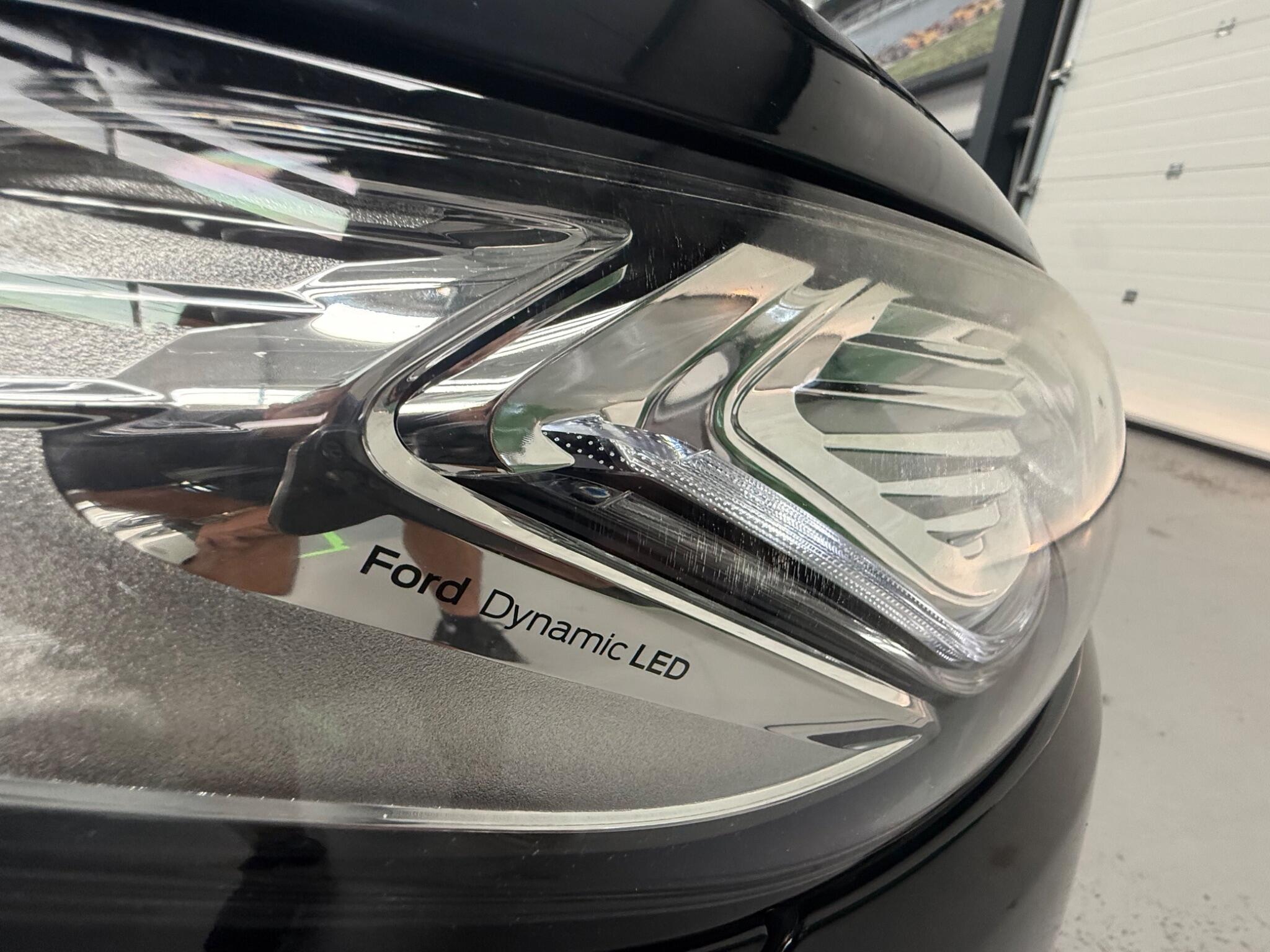 Ford Mondeo view 36