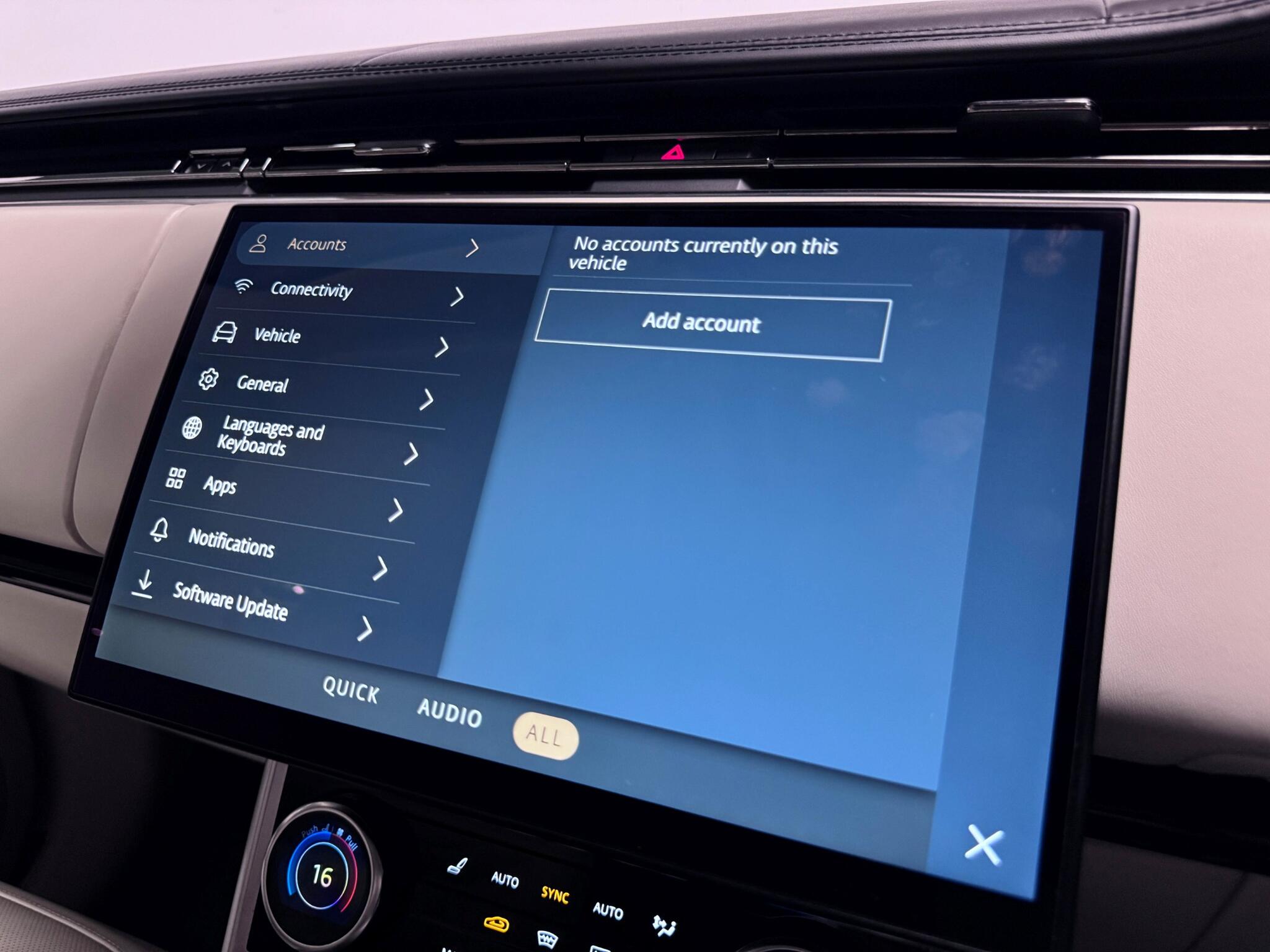 Land Rover Range Rover view 82