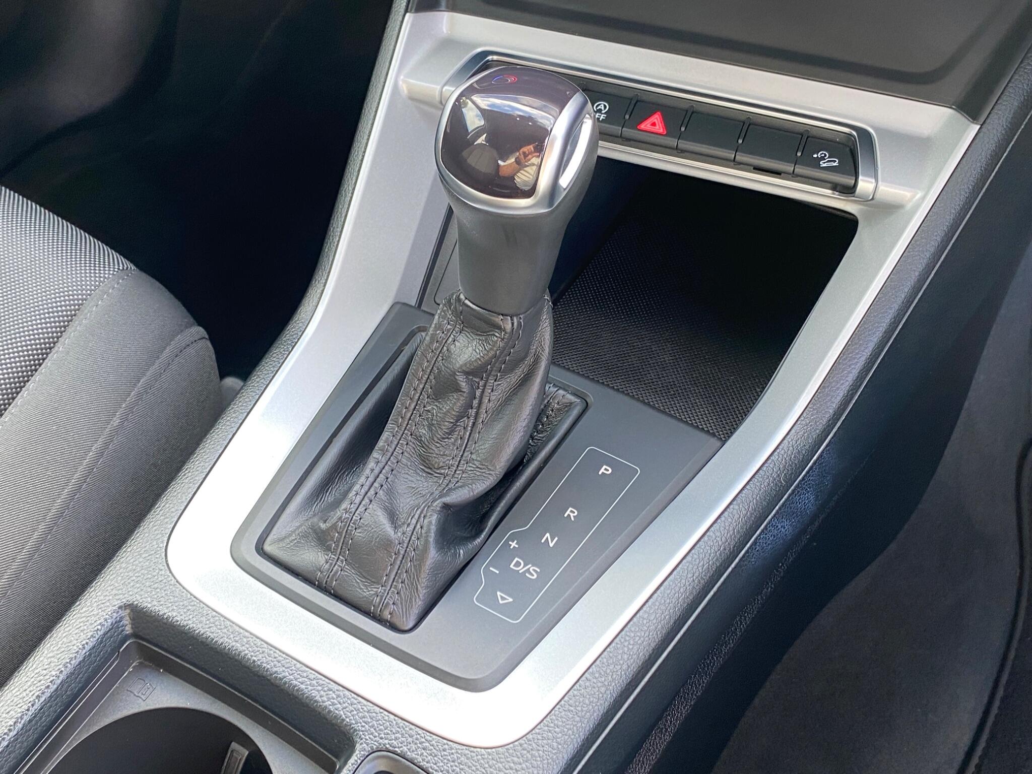Audi Q3 view 29