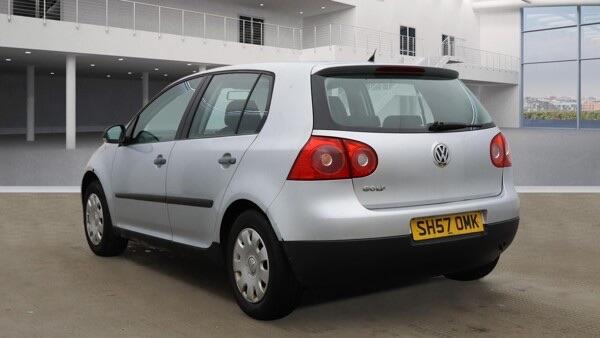 Volkswagen Golf view 3