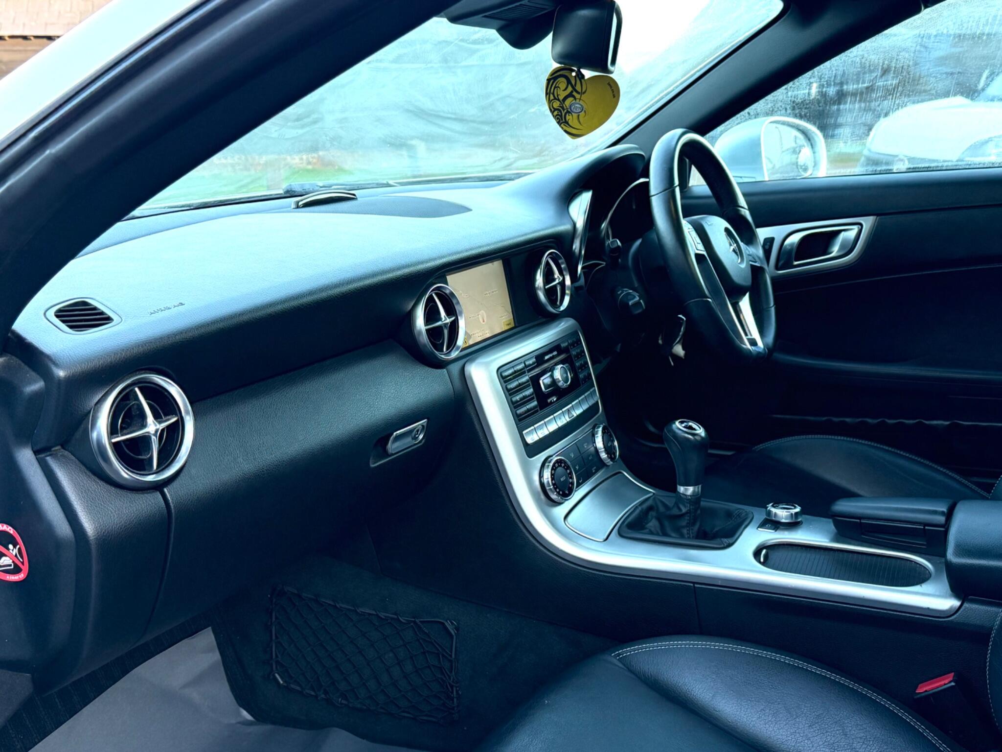 2011 Mercedes-Benz SLK image 25