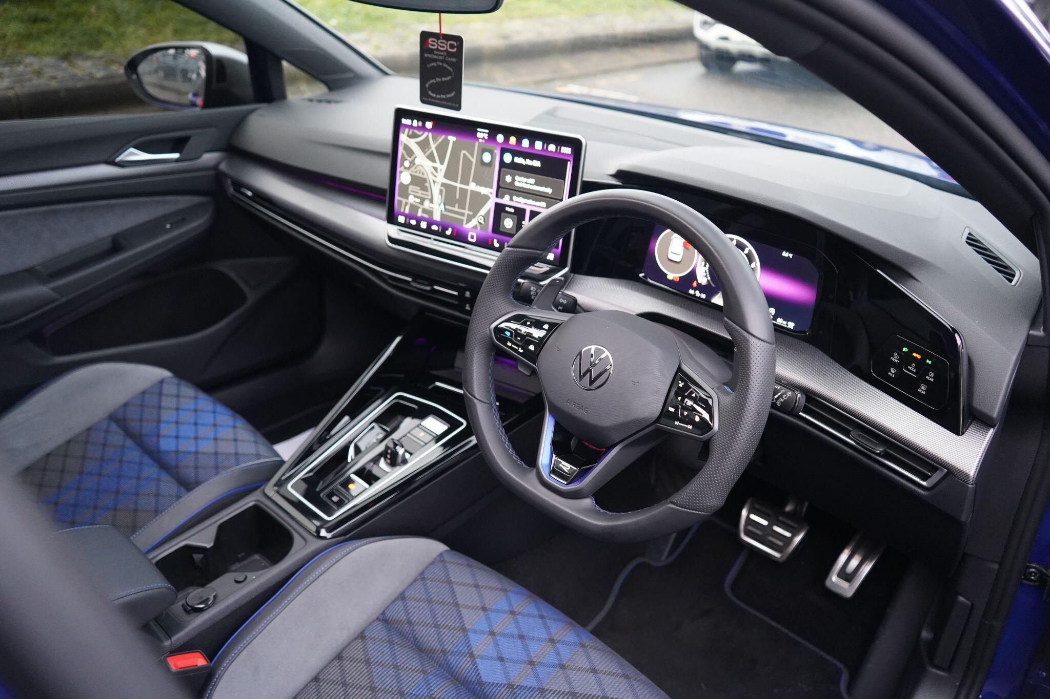 Volkswagen Golf view 11