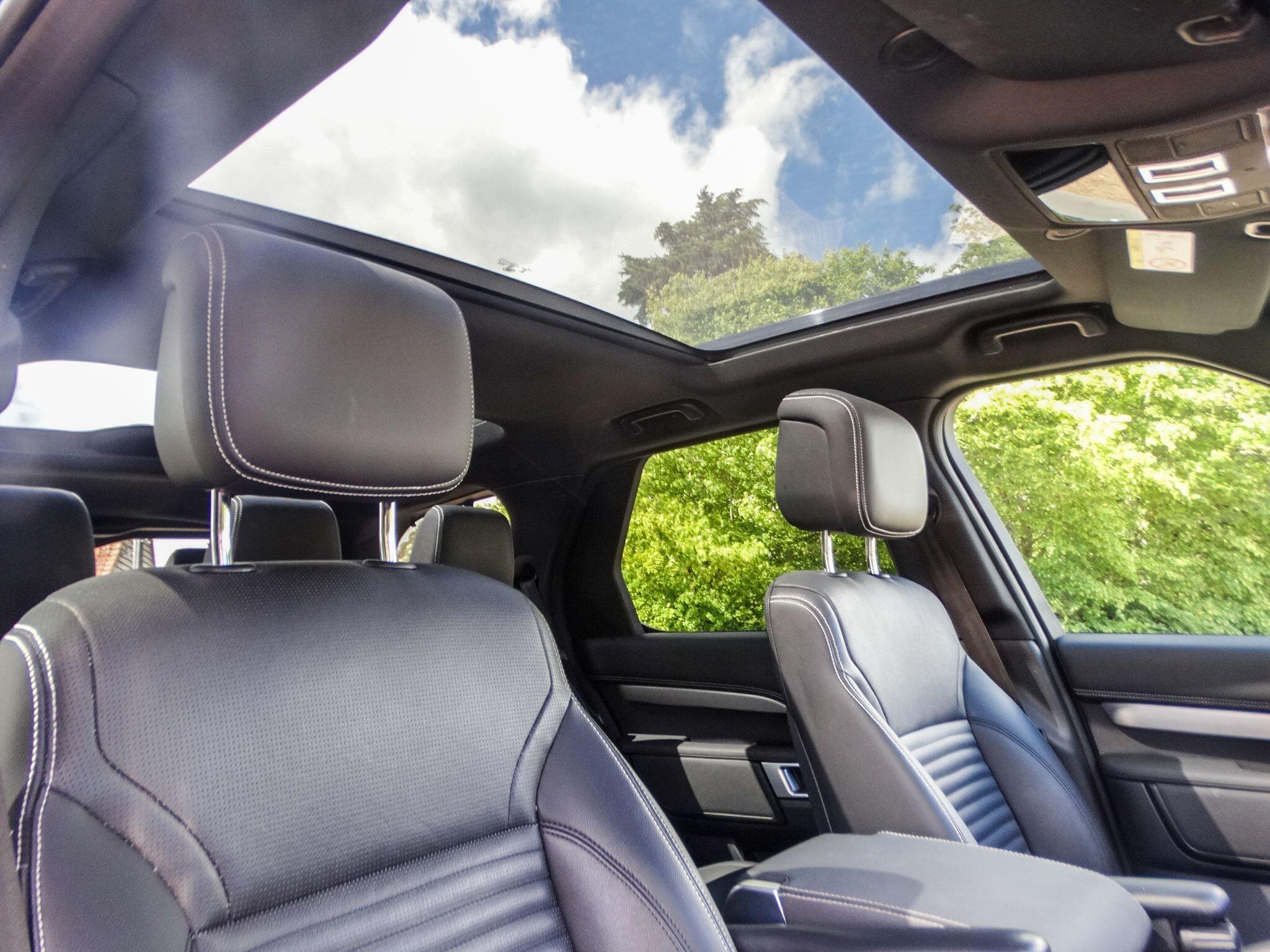 Land Rover Discovery 3 view 23