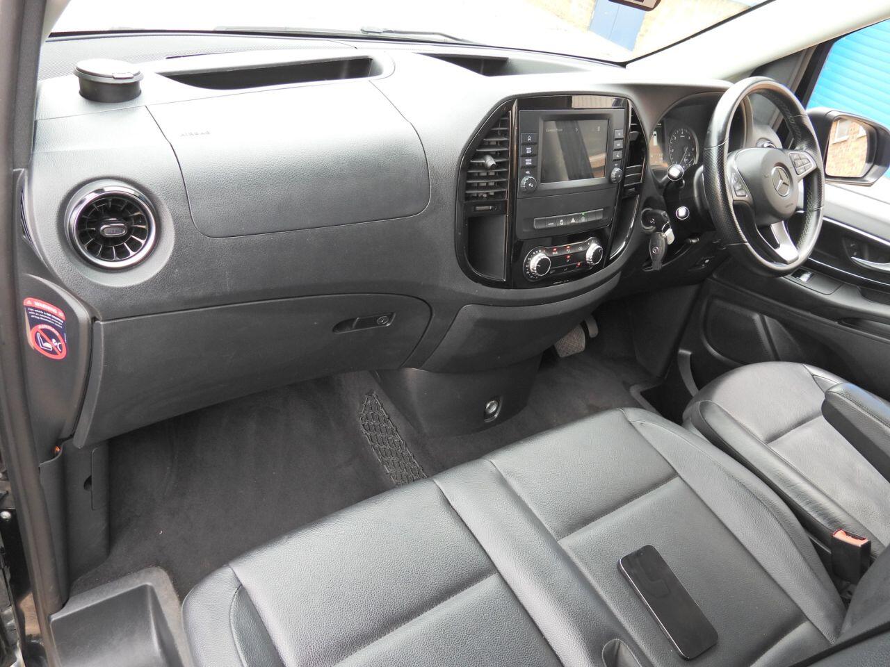 Mercedes-Benz Vito view 12