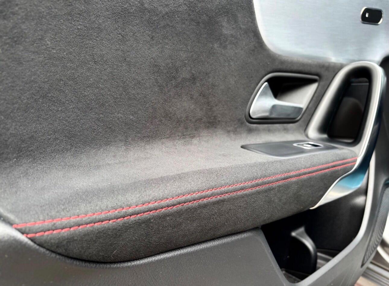 Mercedes-Benz A-Class view 32