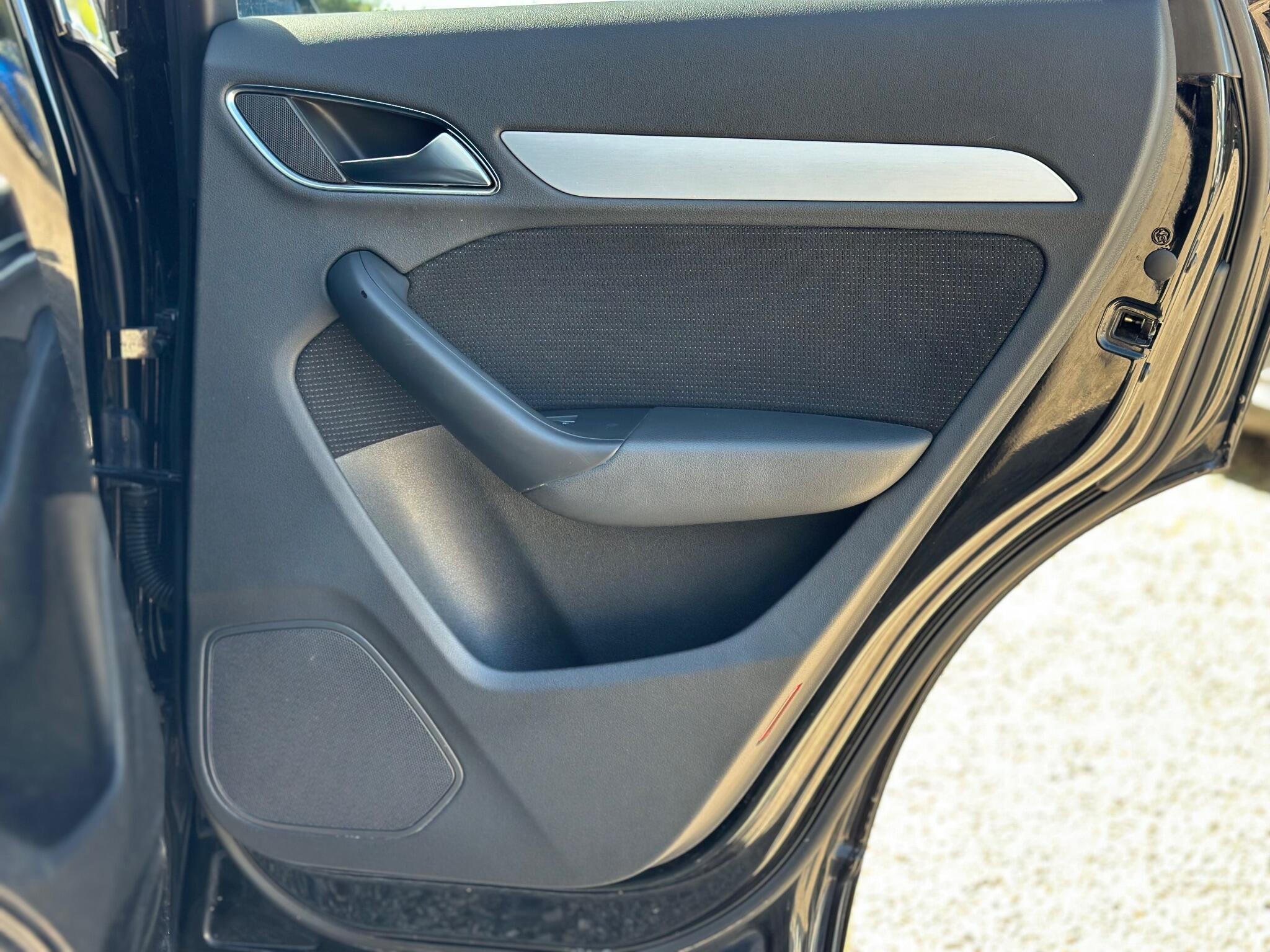 Audi Q3 view 59