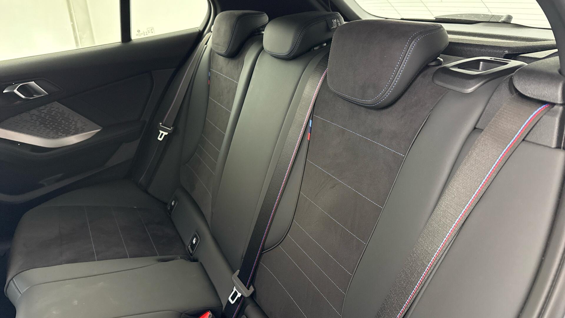 BMW 1 Series view 13