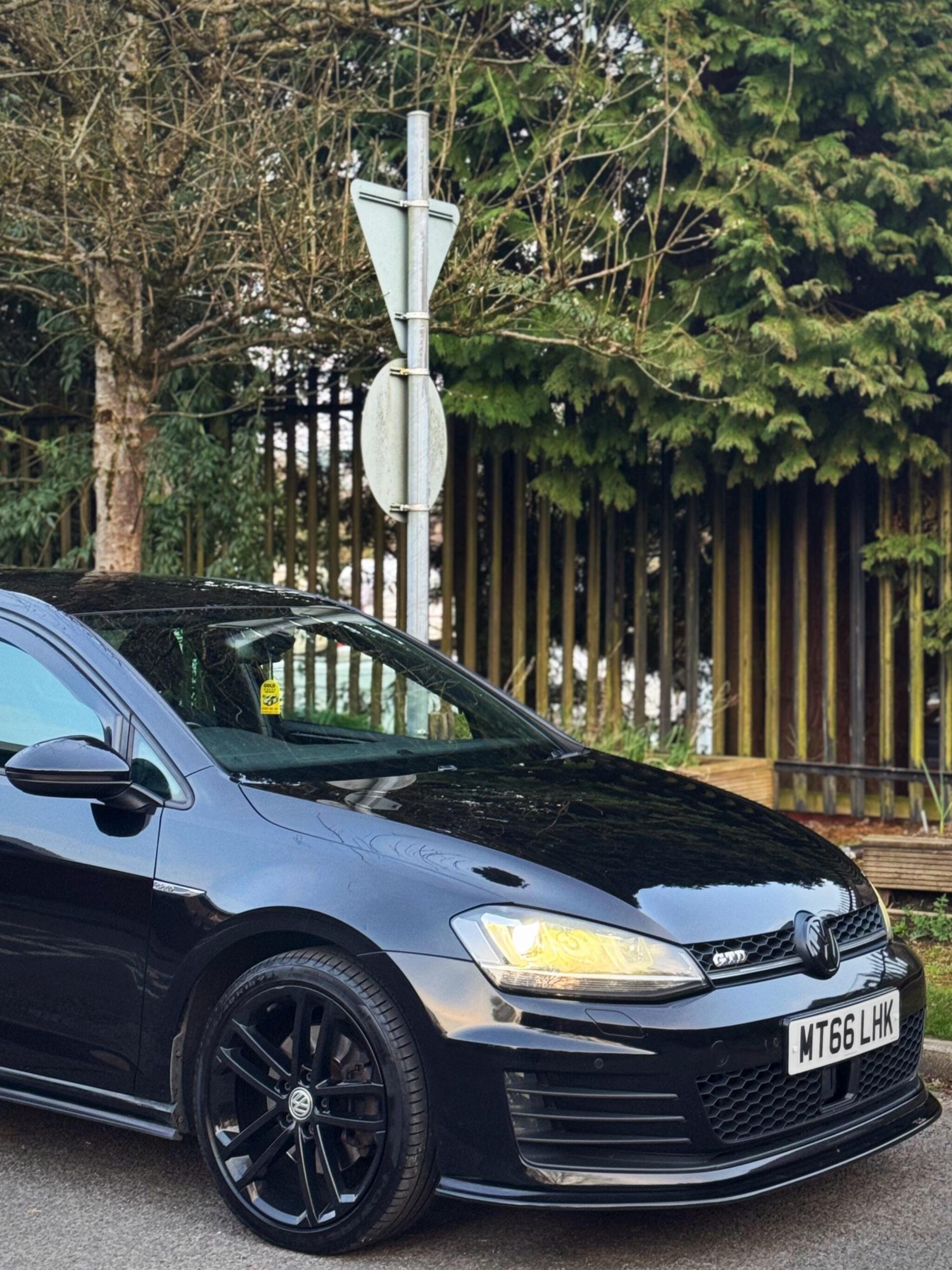 2016 Volkswagen Golf 2.0 TDI BlueMotion Tech GTD DSG Euro 6 (s/s) 5dr image 9