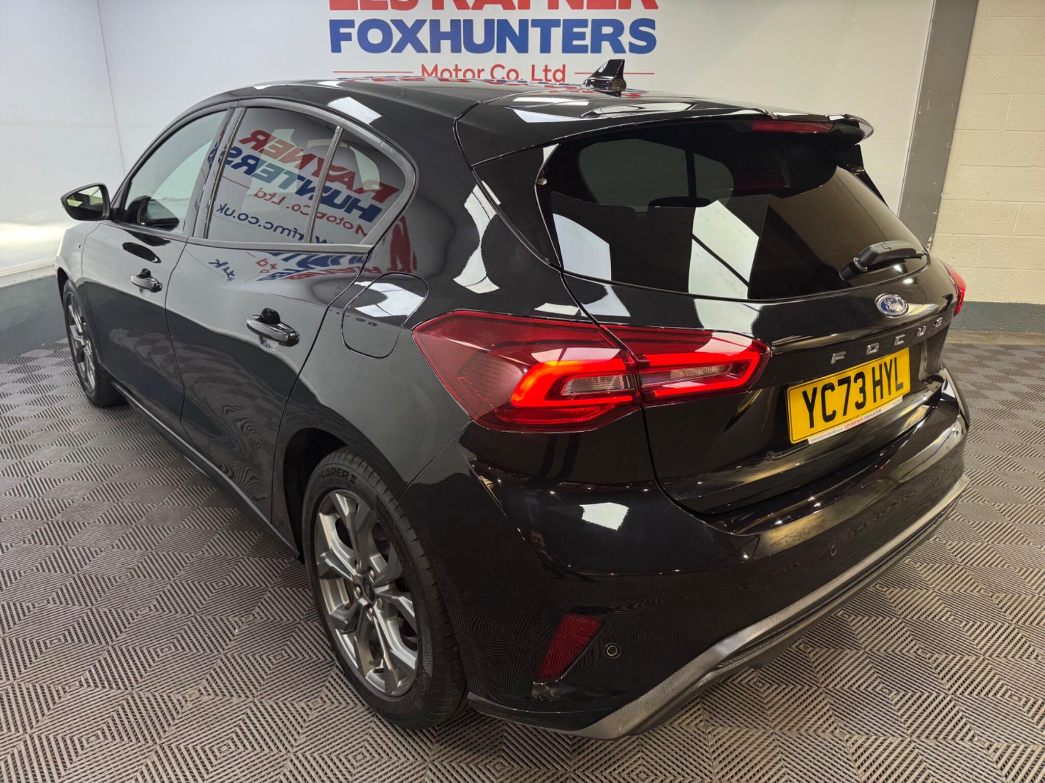 Ford Focus view 28