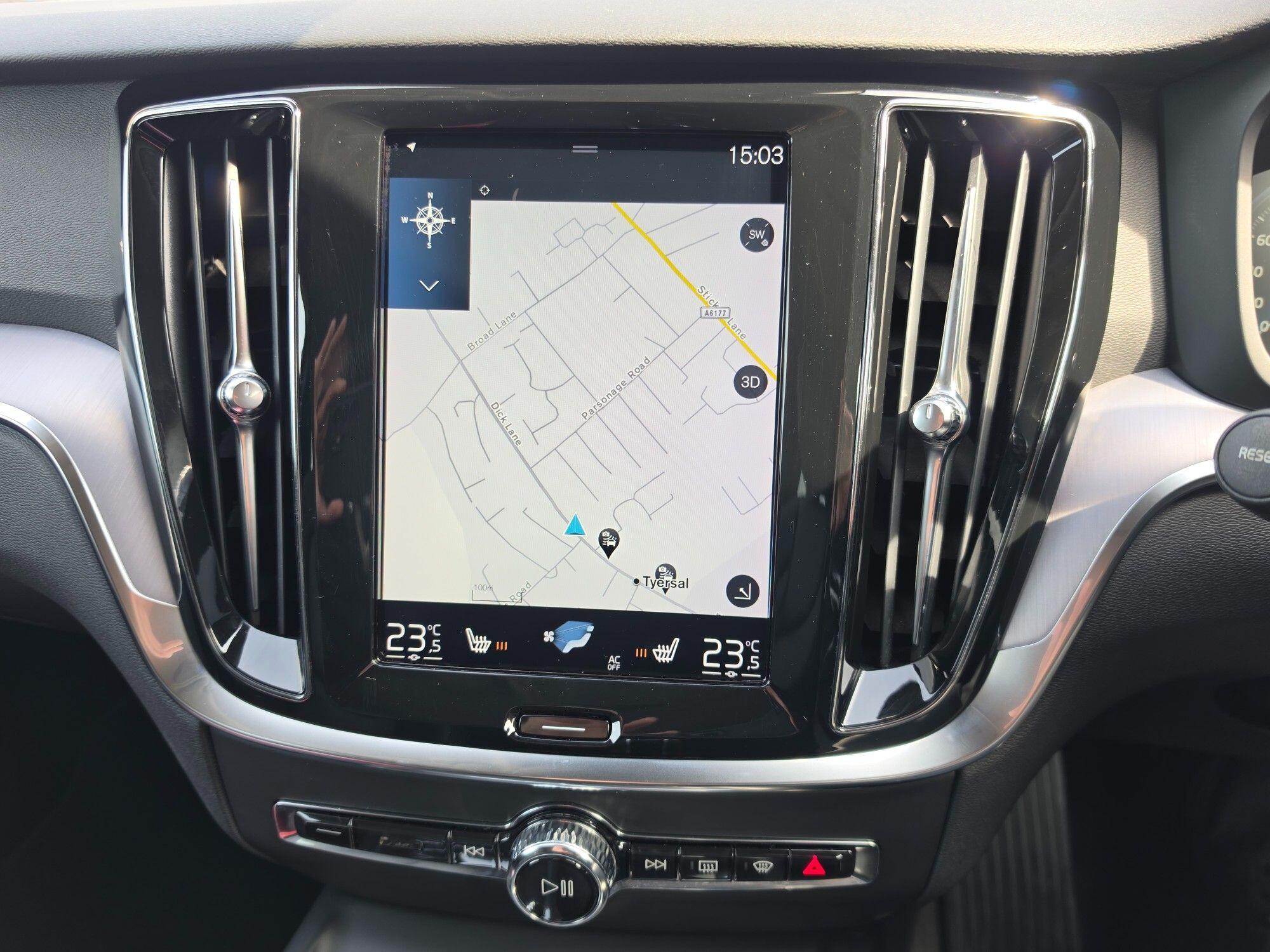Volvo V60 Cross Country view 30