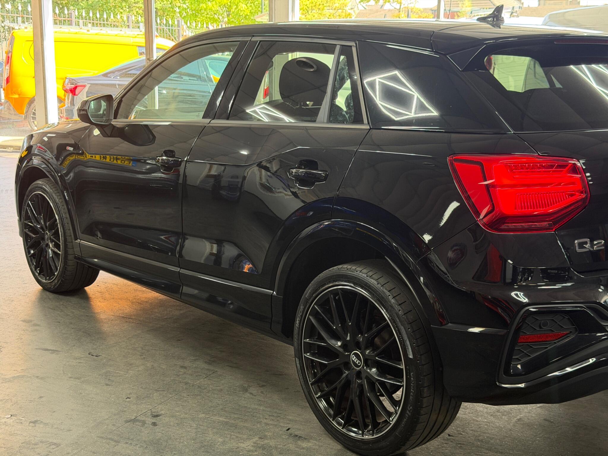 Audi Q2 view 33