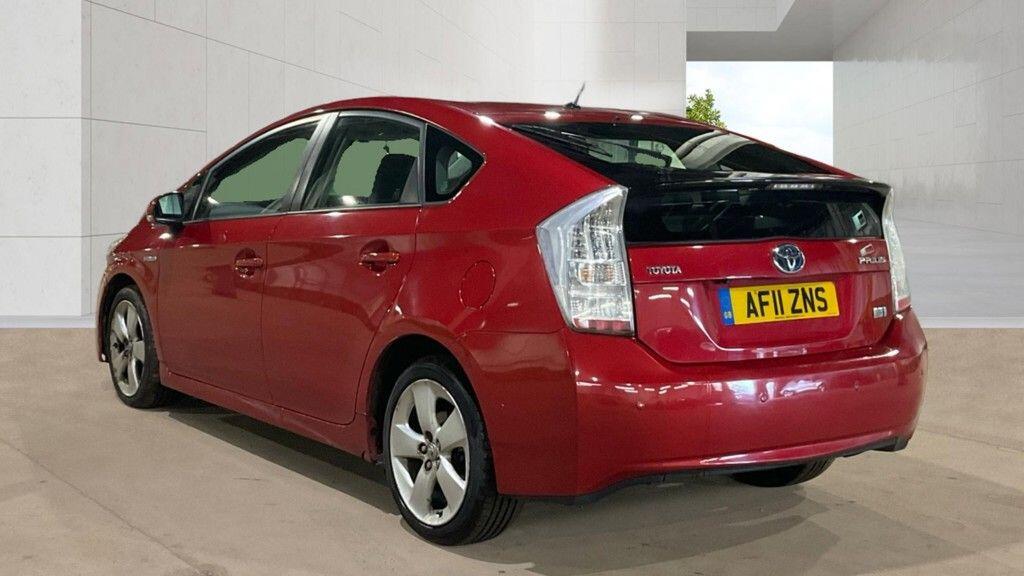 Toyota Prius view 3