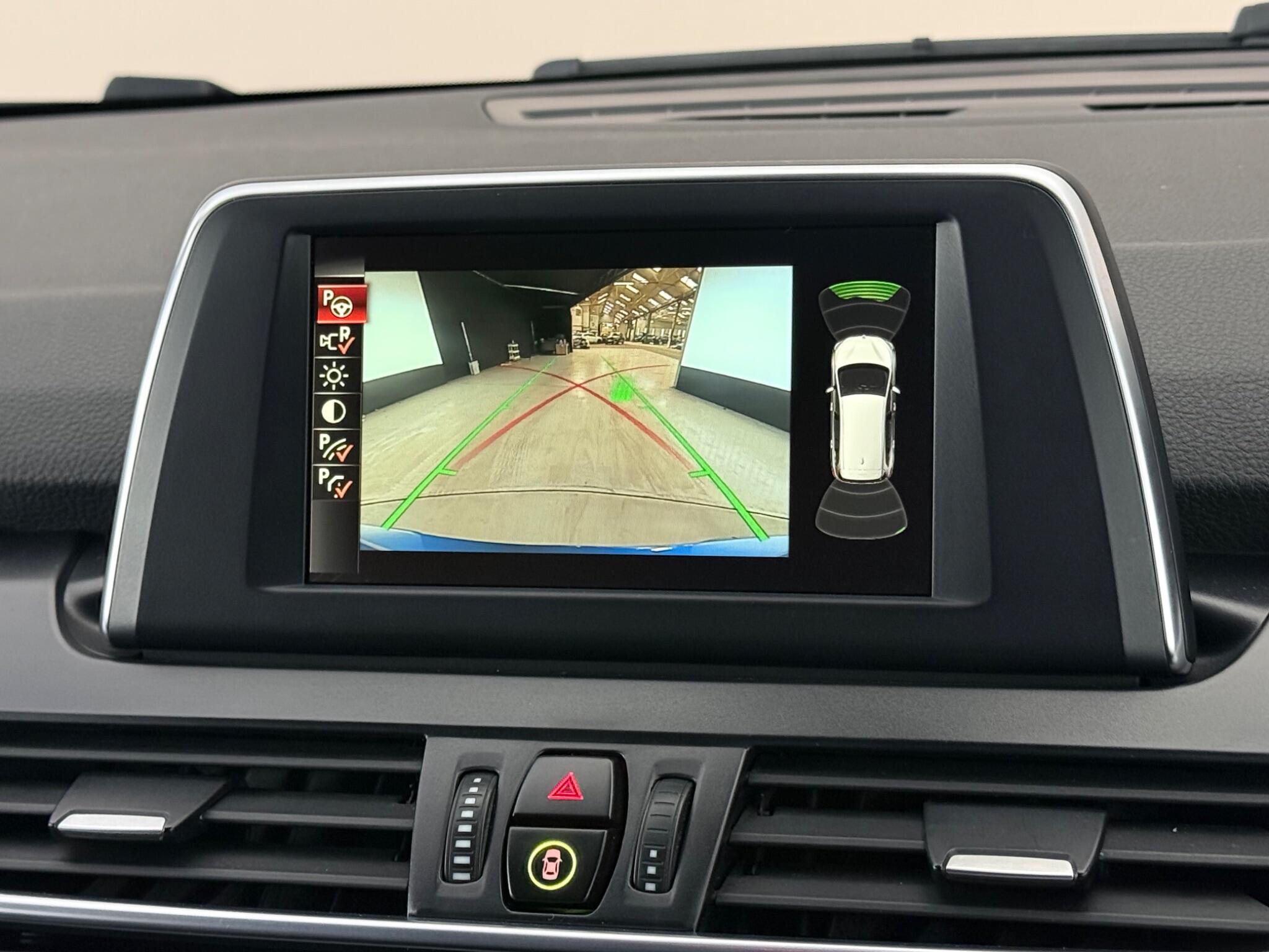 BMW 2 Series view 24