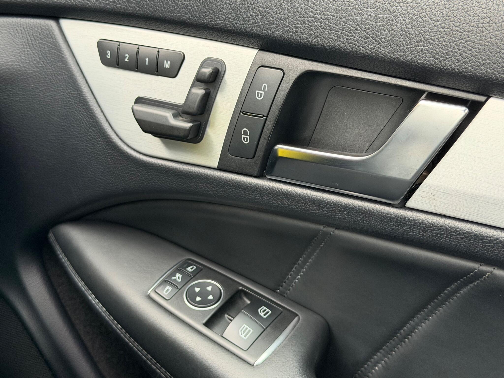Mercedes-Benz C-Class view 51