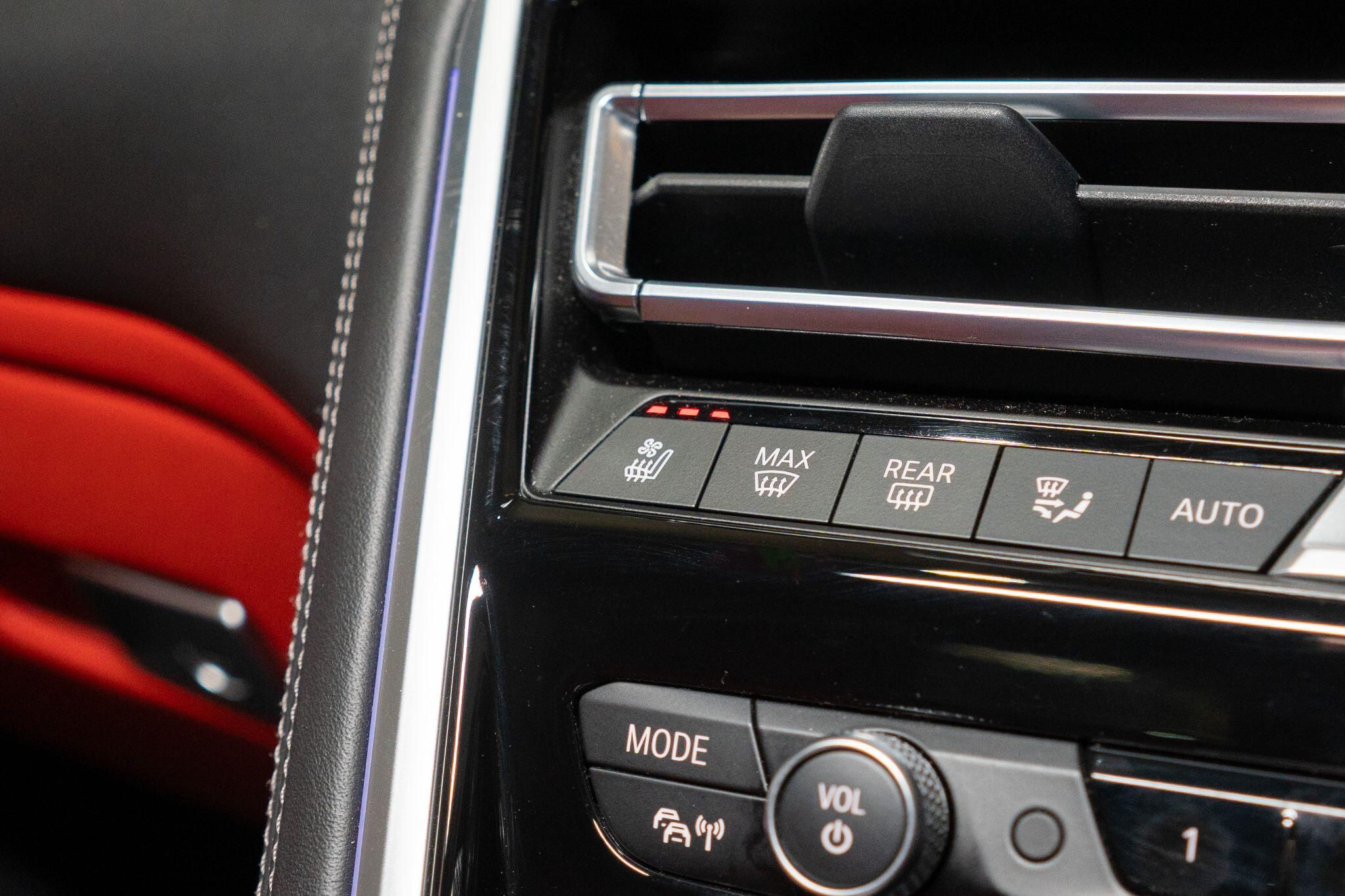 BMW 8 Series view 21