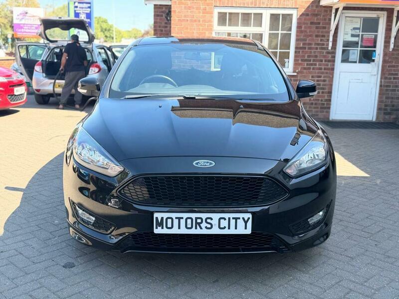 Ford Focus view 3