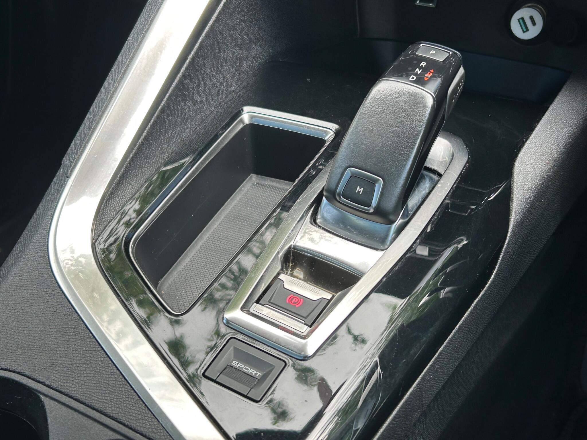 Peugeot 3008 view 13