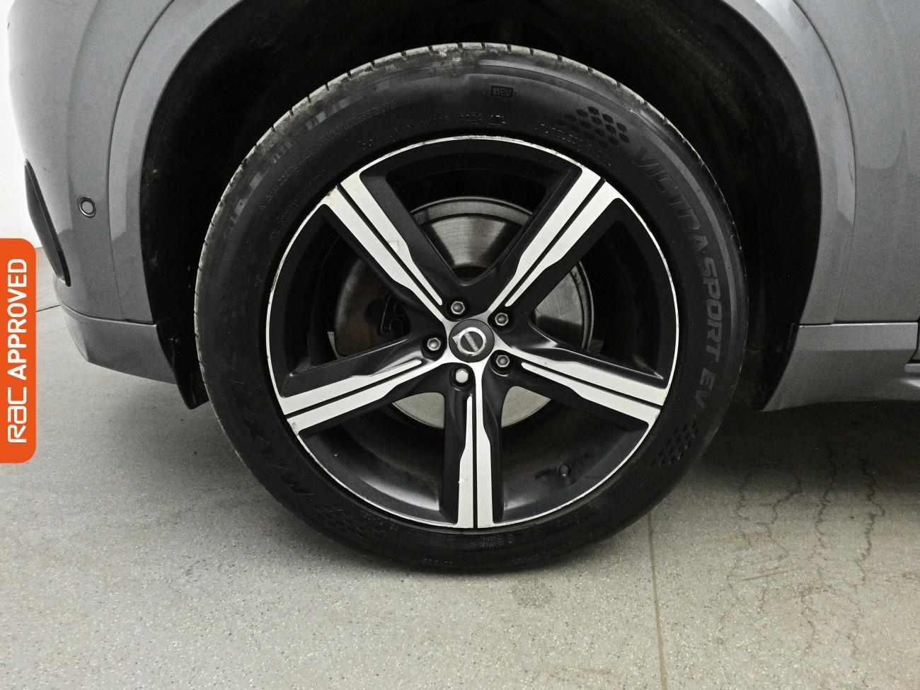 Volvo XC90 view 15