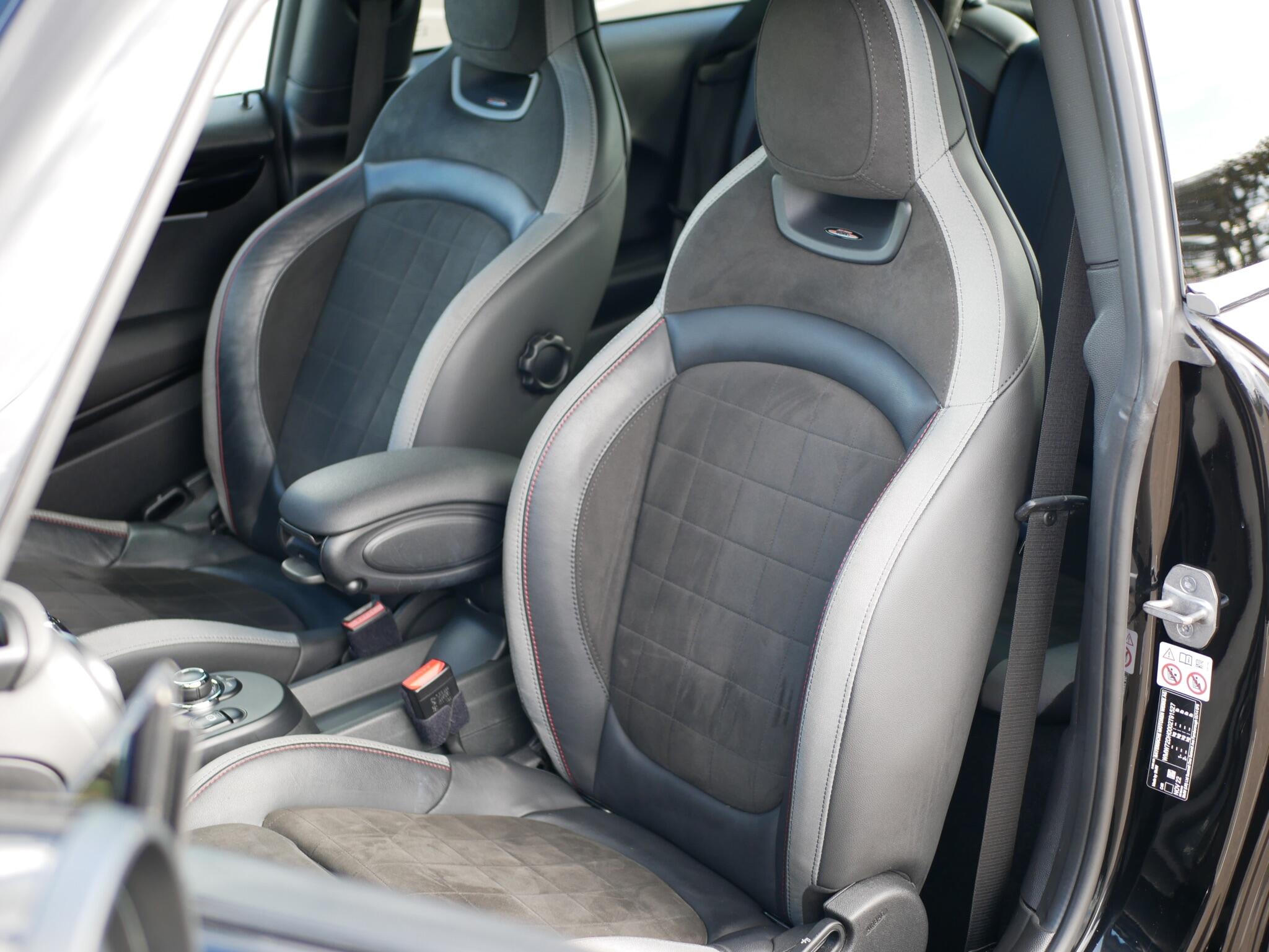 Mini Hatch view 23