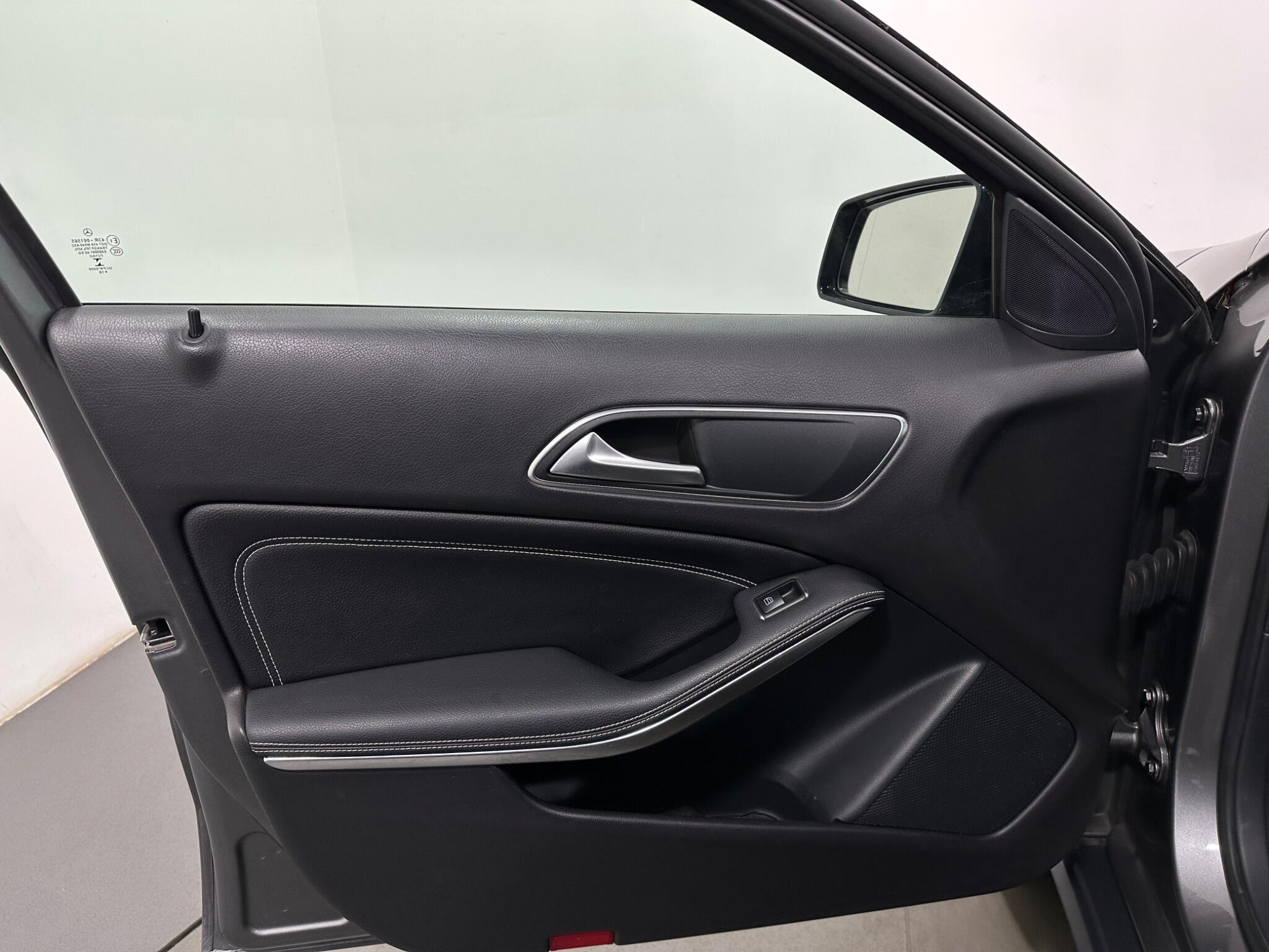Mercedes-Benz Gla view 37