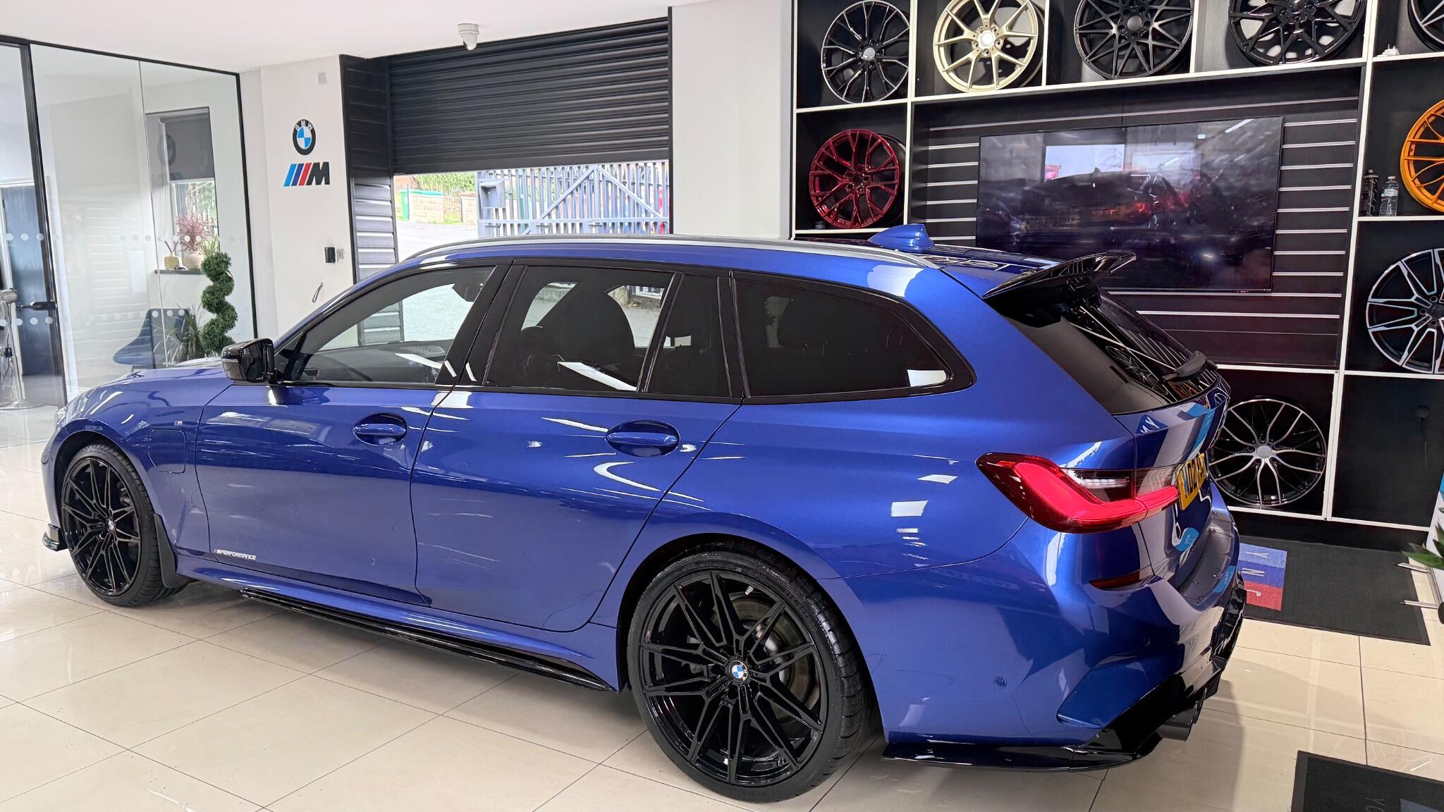 BMW 3 Series view 8