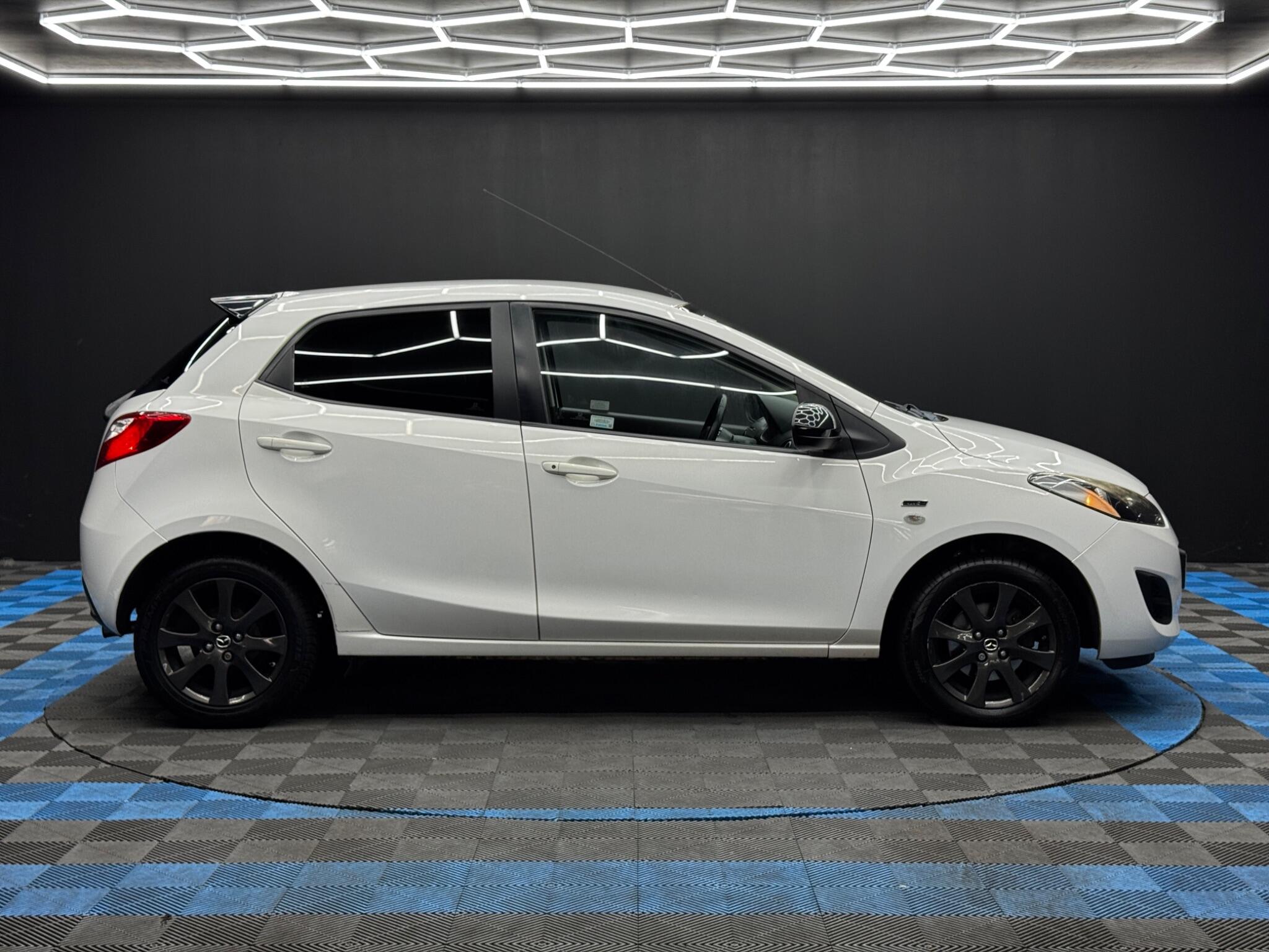 Mazda Mazda2 view 4