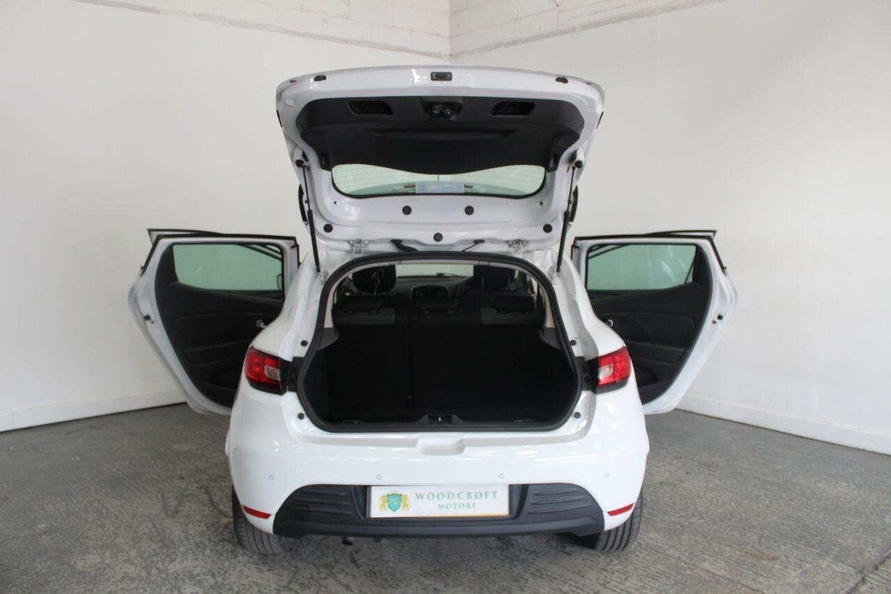 Renault Clio view 21