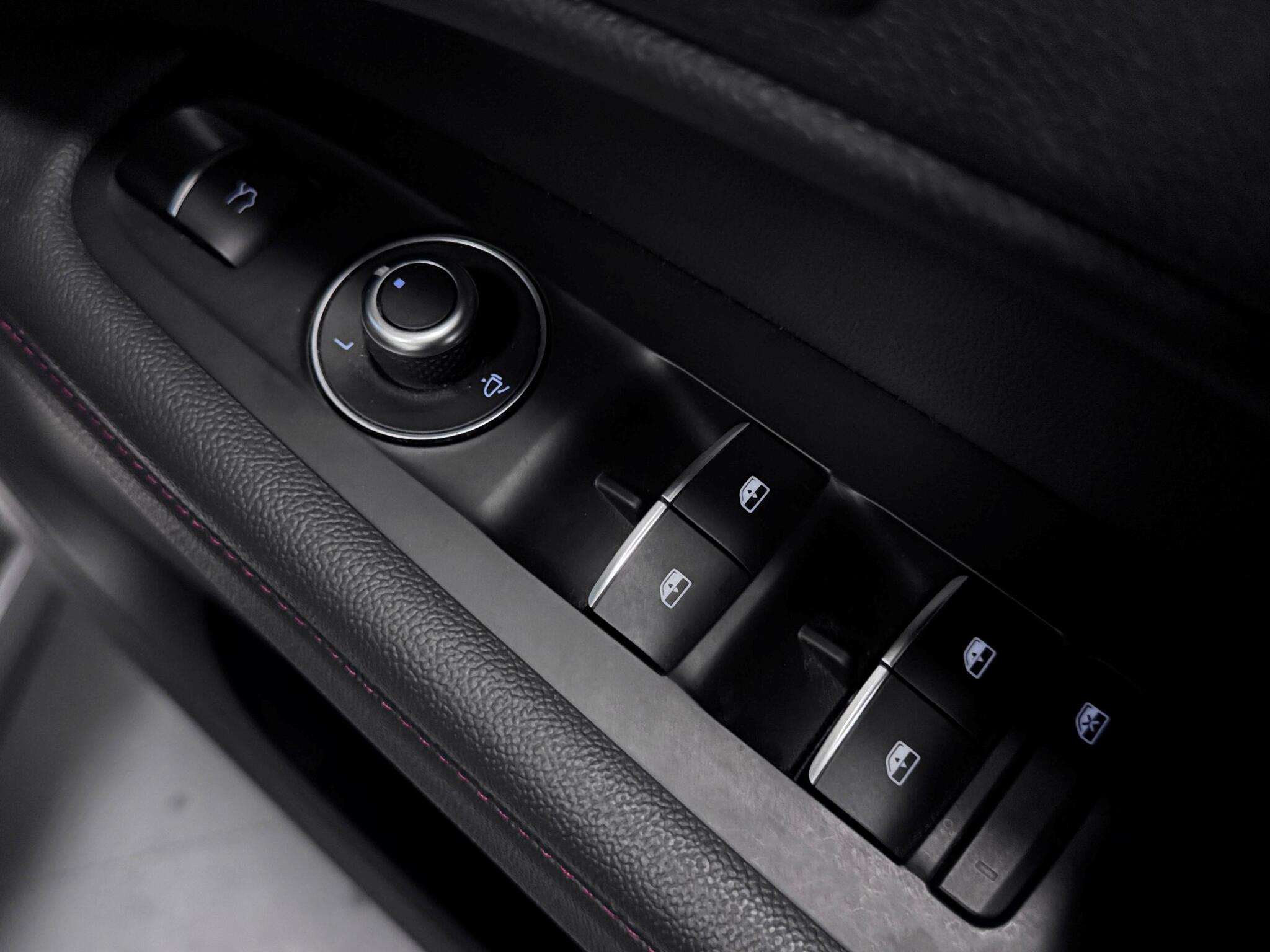 Alfa Romeo Stelvio view 12