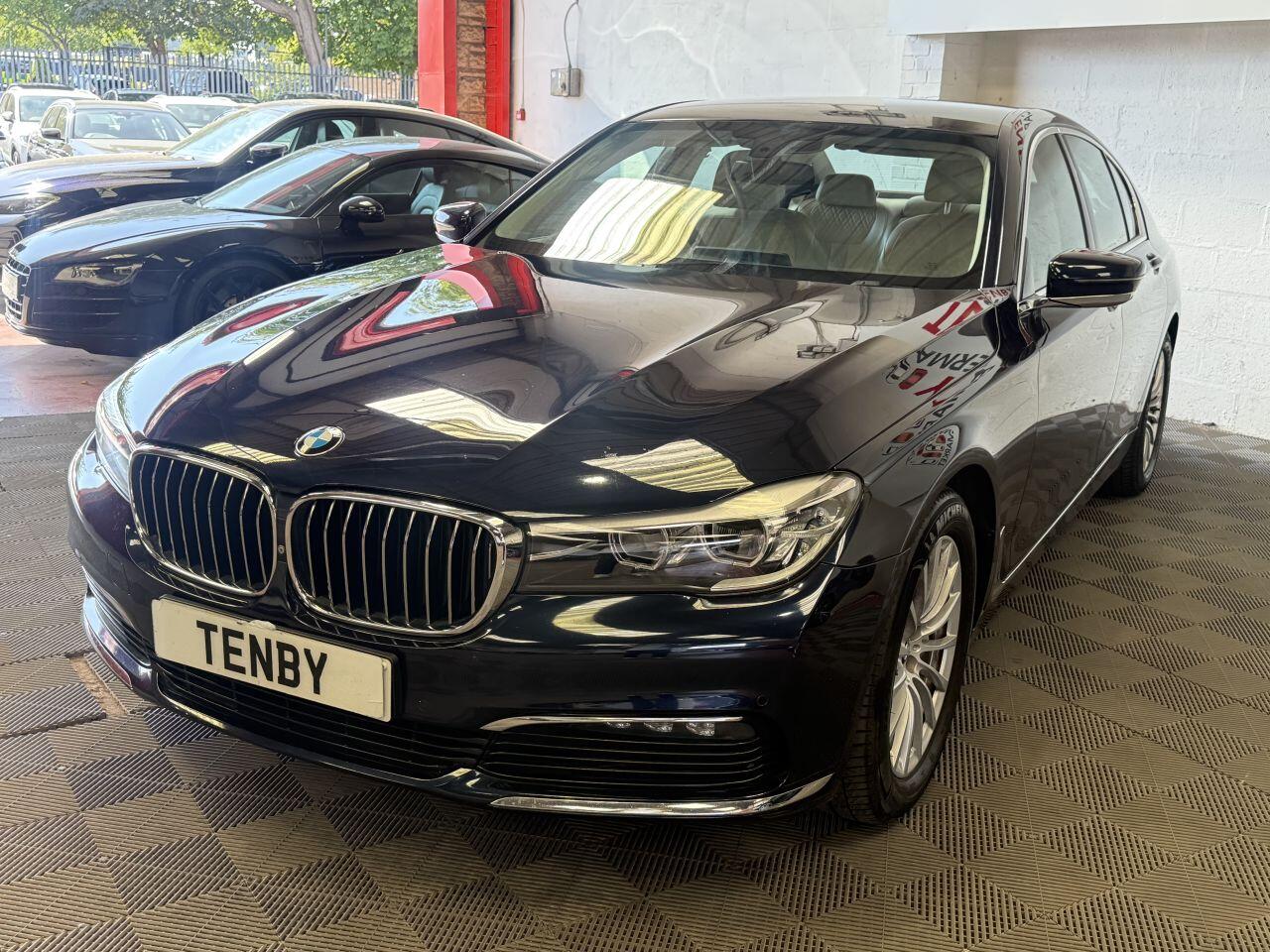 BMW 7 Series view 5