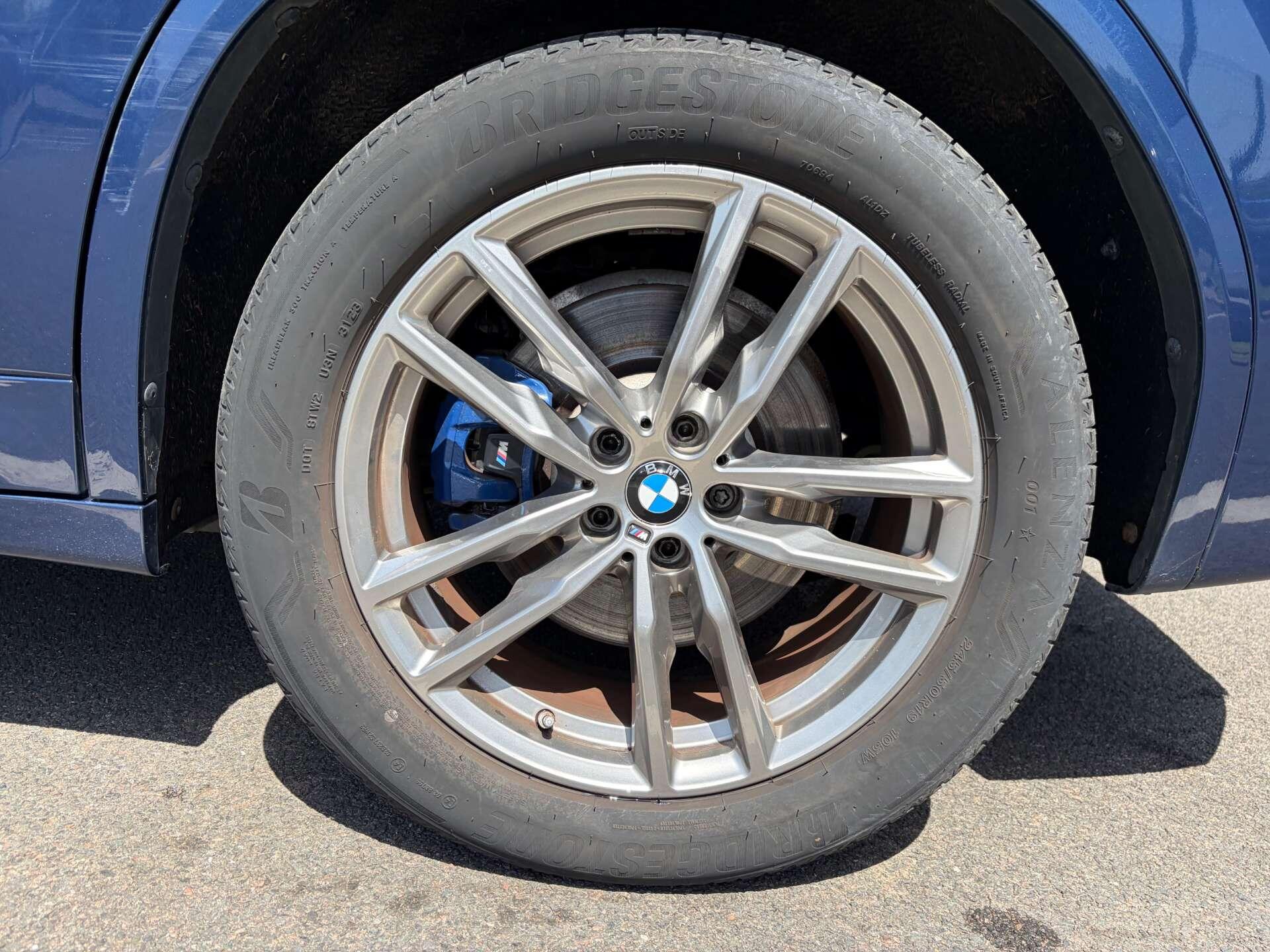 BMW X3 view 11