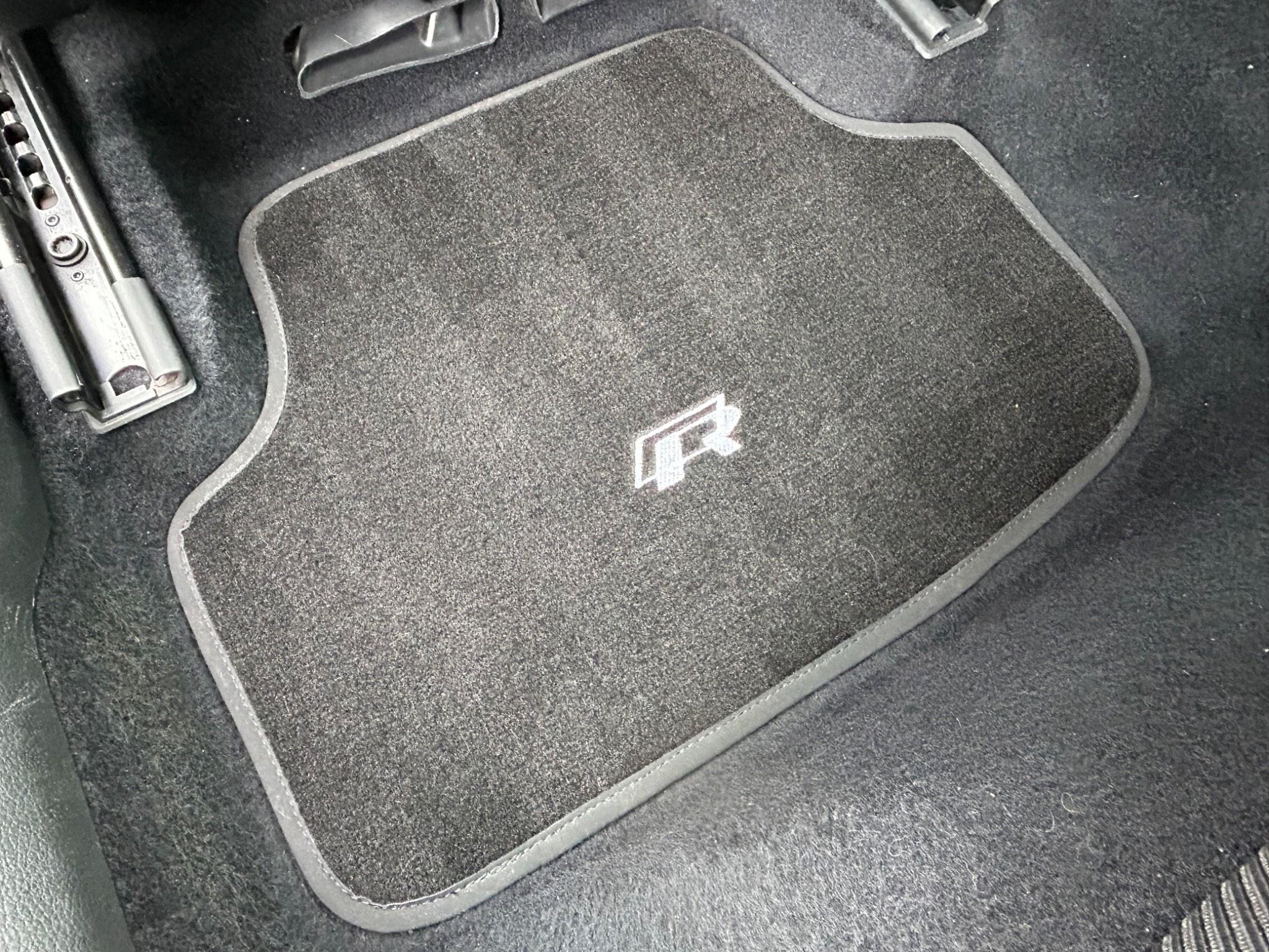 Volkswagen Golf view 19