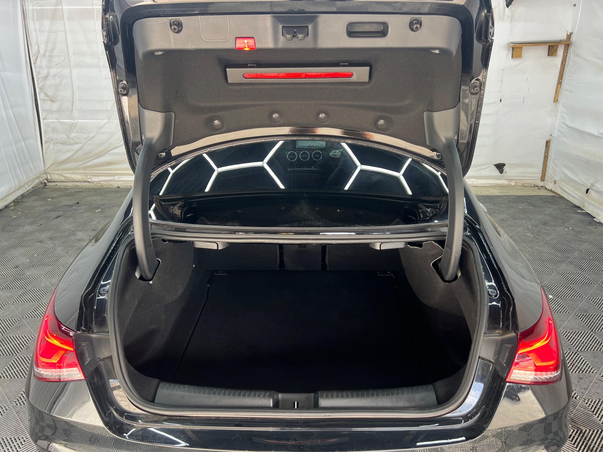 Mercedes-Benz Cla view 37