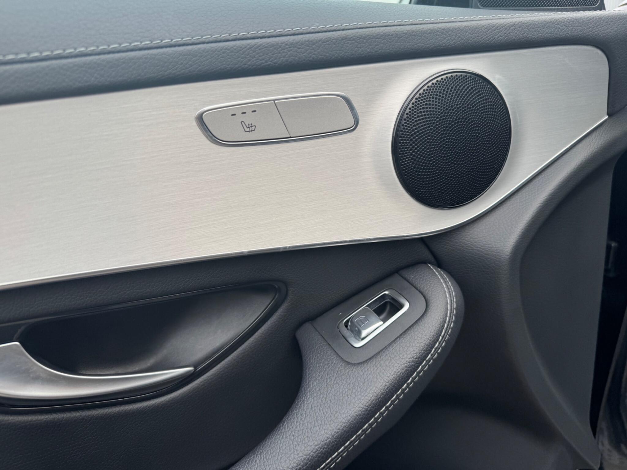 Mercedes-Benz GLC view 32