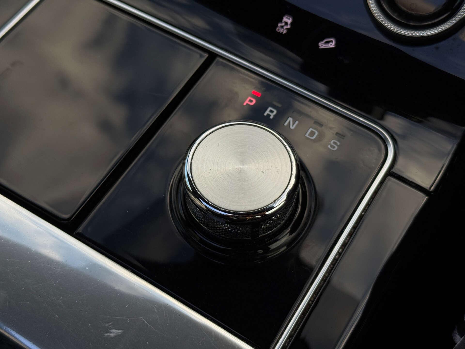 Land Rover Range Rover Velar view 58