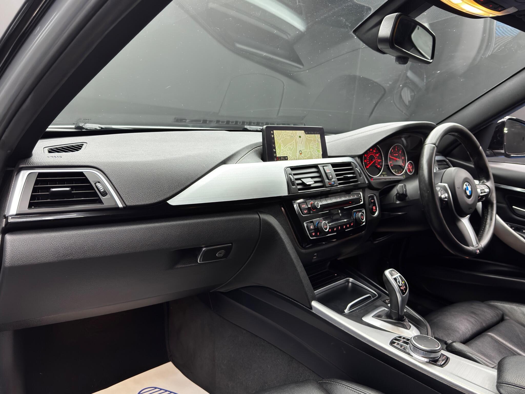 BMW 3 Series view 11