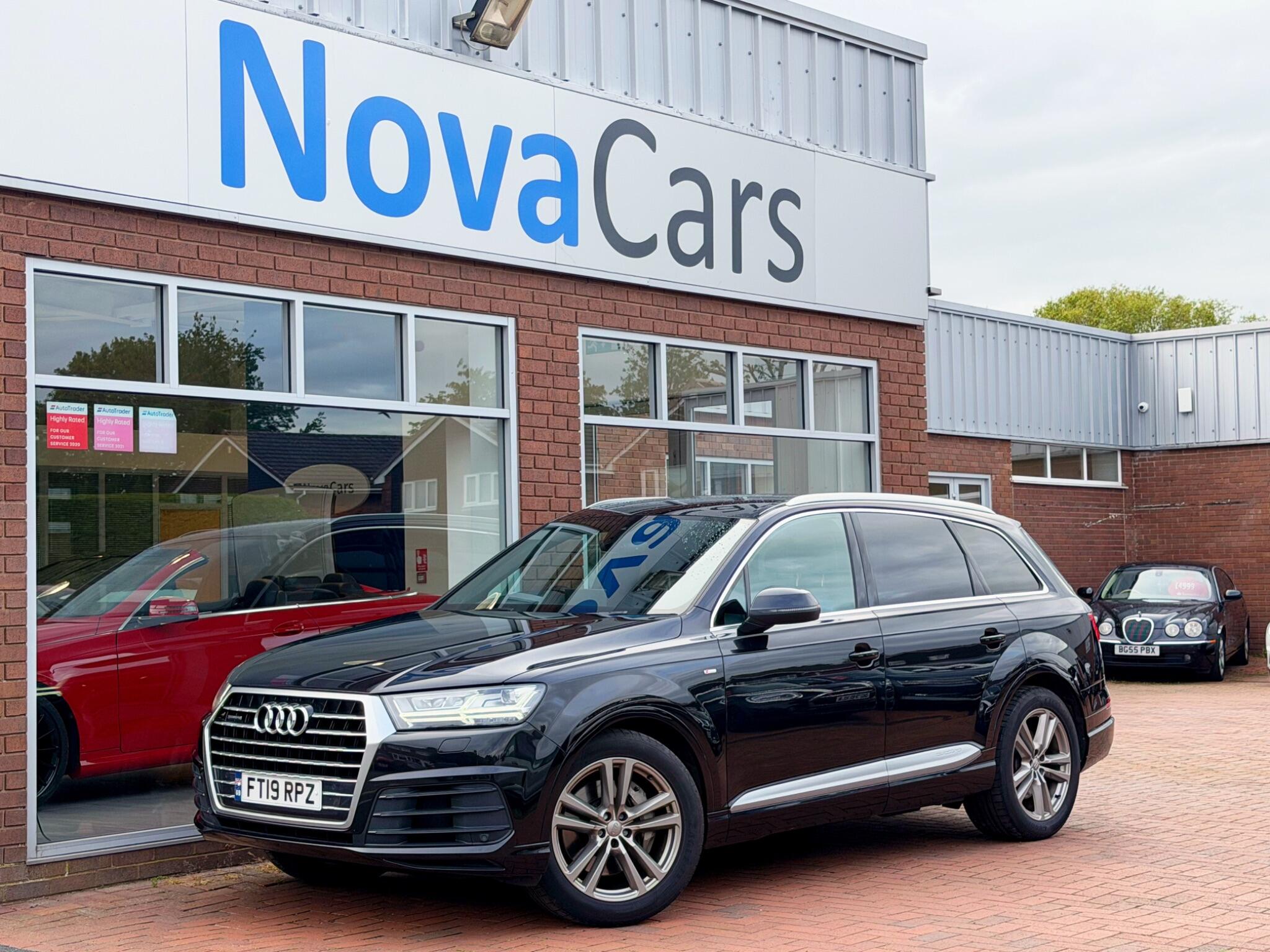 Audi Q7 view 99