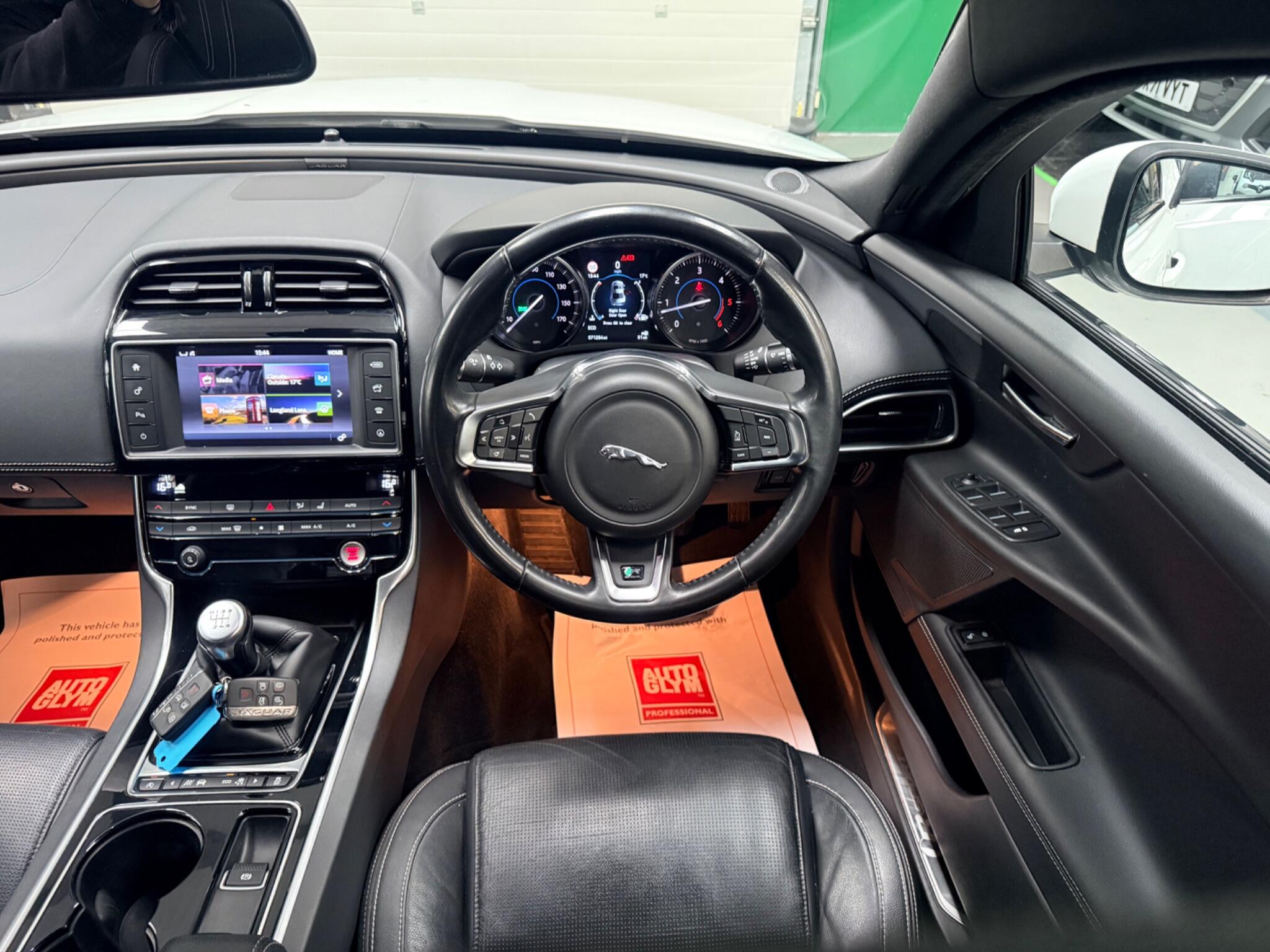 Jaguar Xe view 6