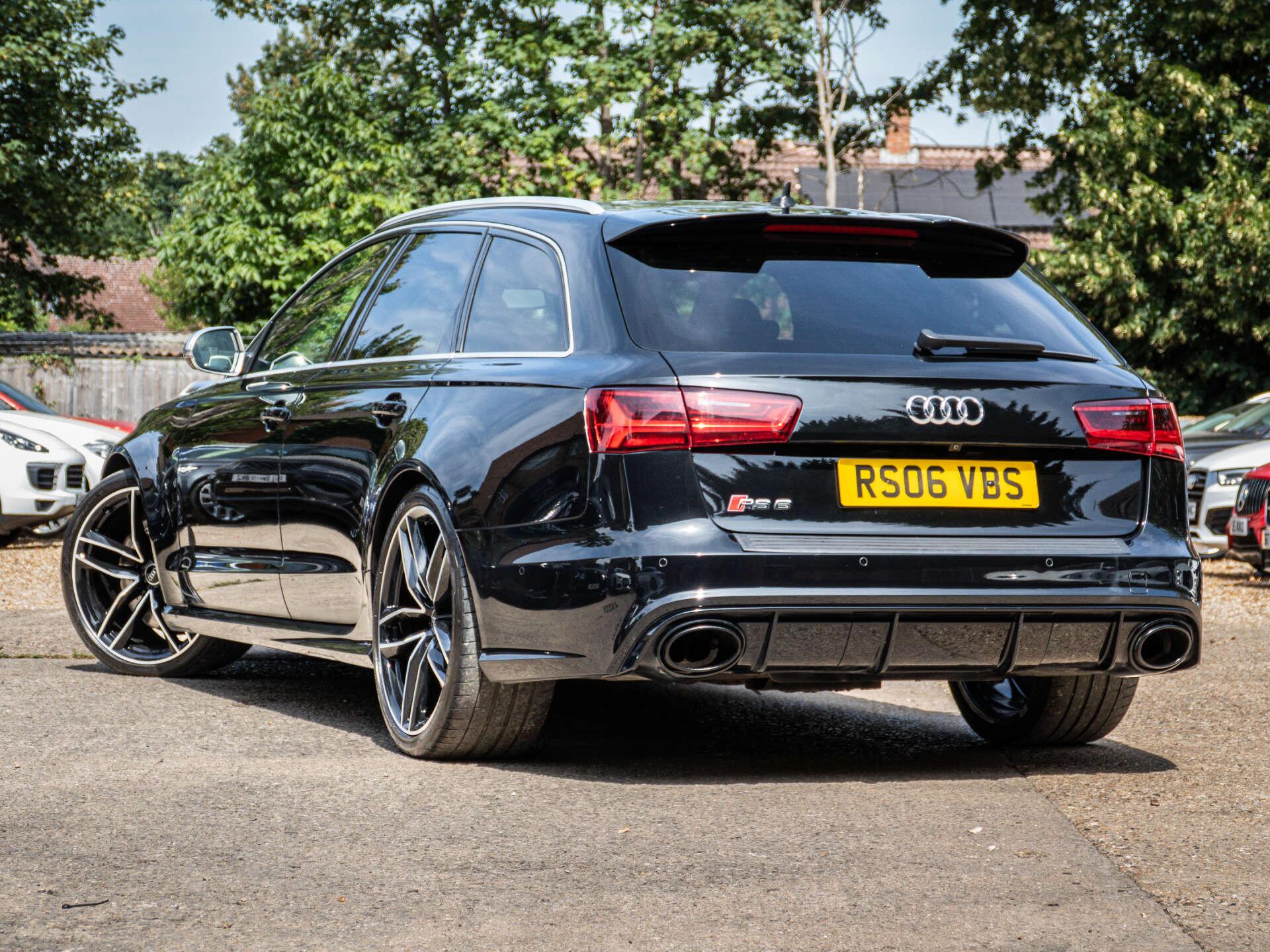 Audi RS6 Avant view 2